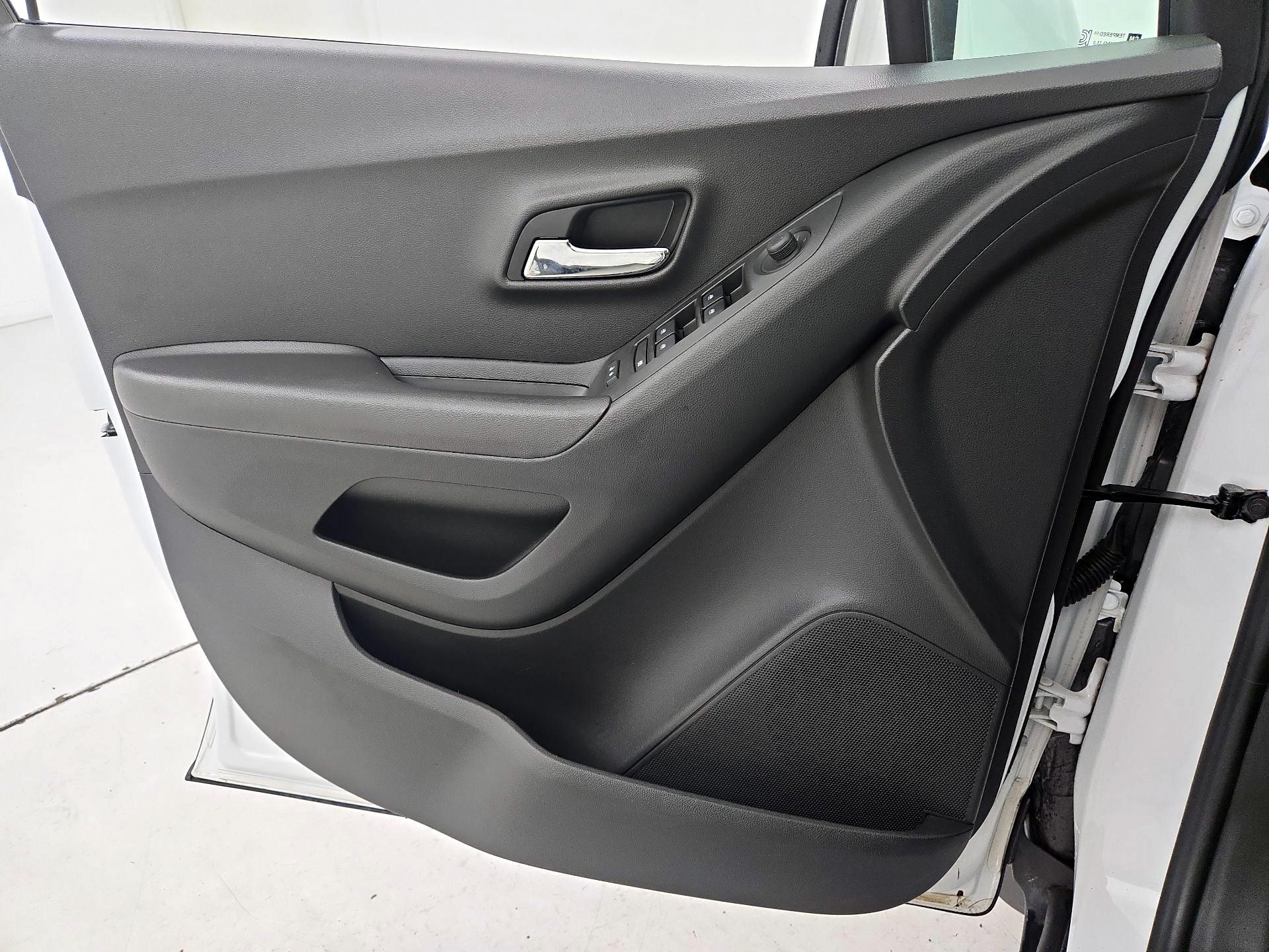 Thumbnail: 2020 Chevrolet Trax - 12