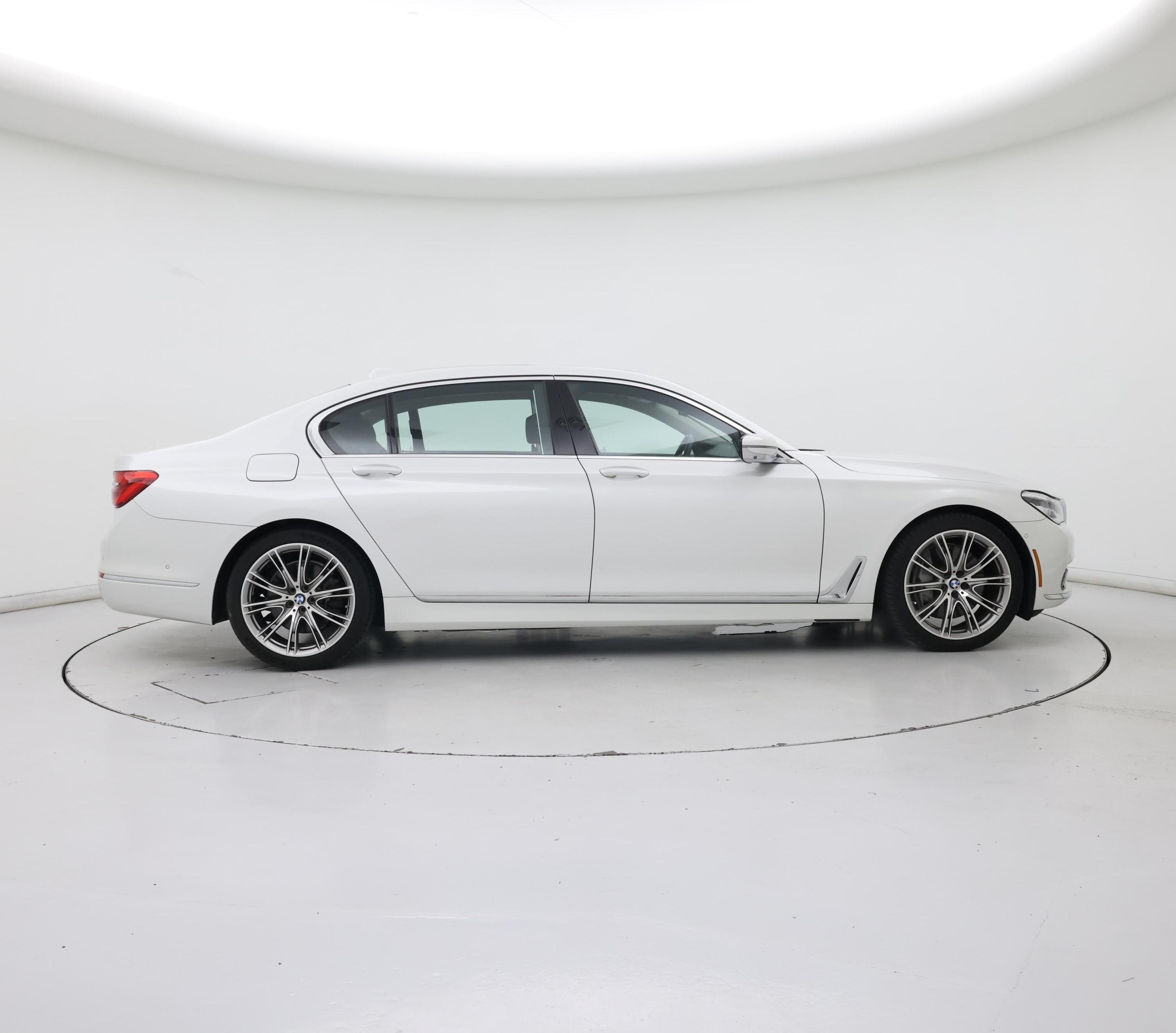 Thumbnail: 2018 BMW 7 Series - 7