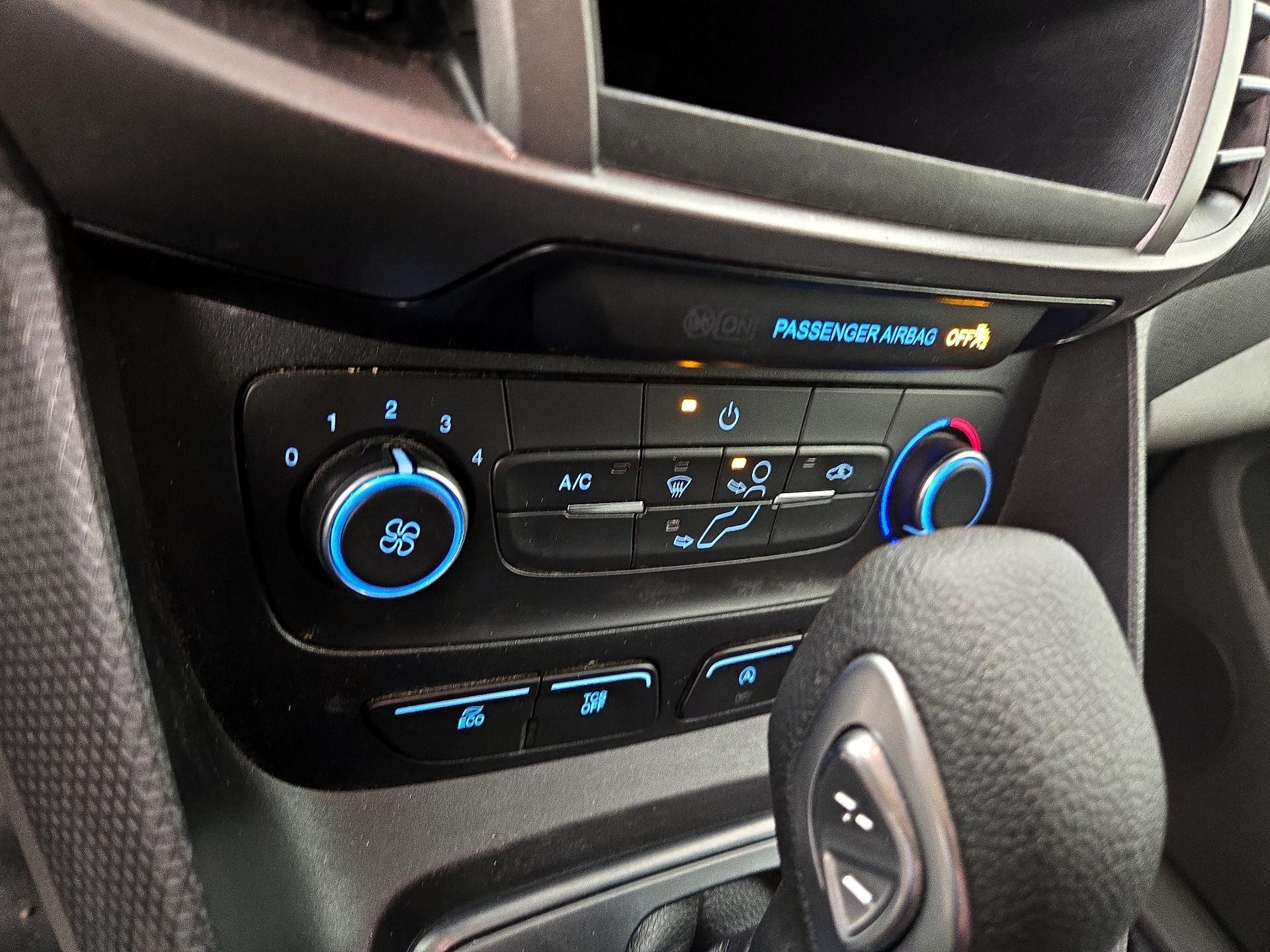 Thumbnail: 2019 Ford Transit Series - 16