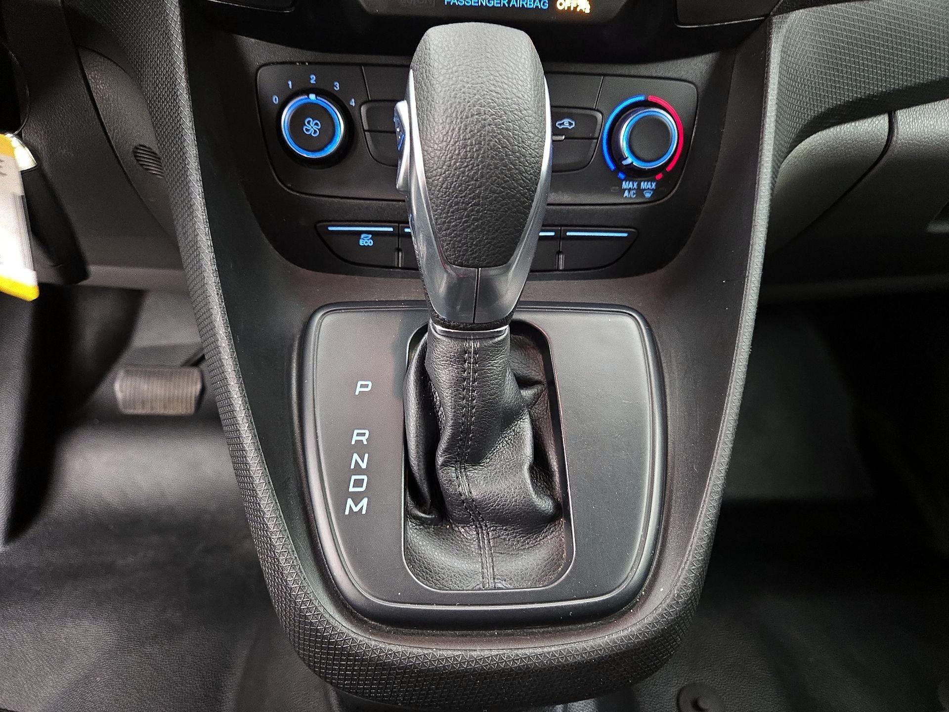 Thumbnail: 2019 Ford Transit Series - 17