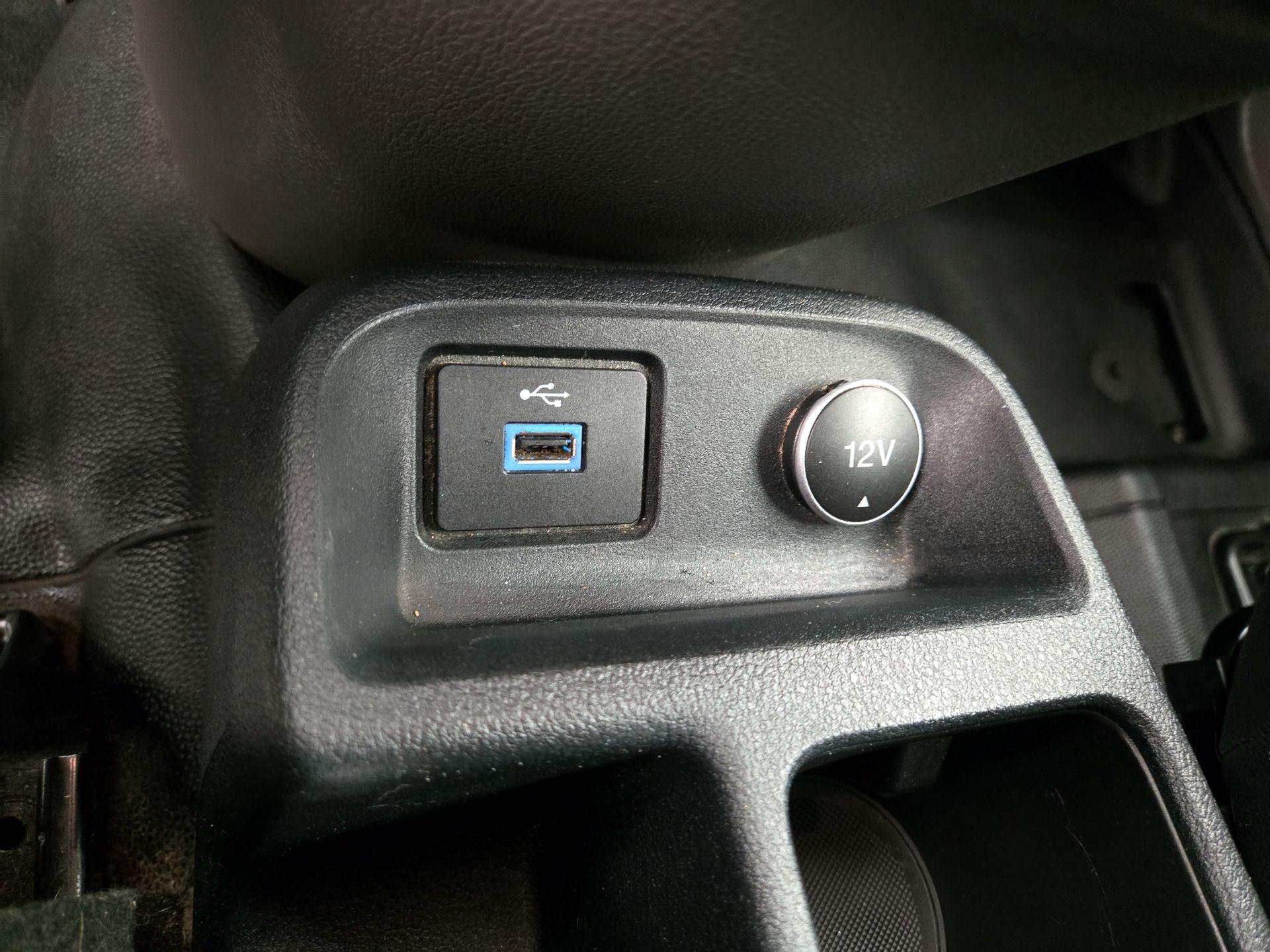 Thumbnail: 2019 Ford Transit Series - 18