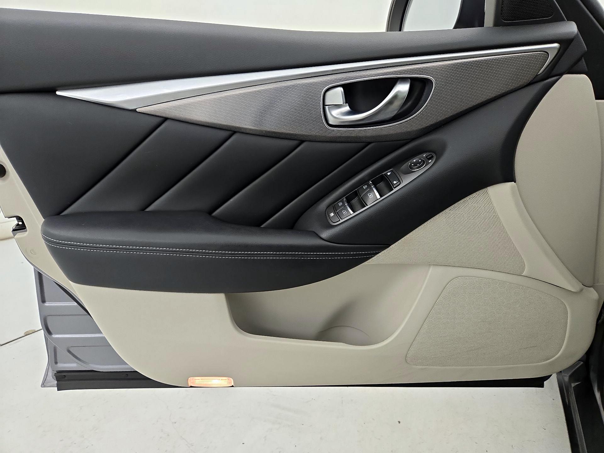 Thumbnail: 2015 INFINITI Q50 - 12