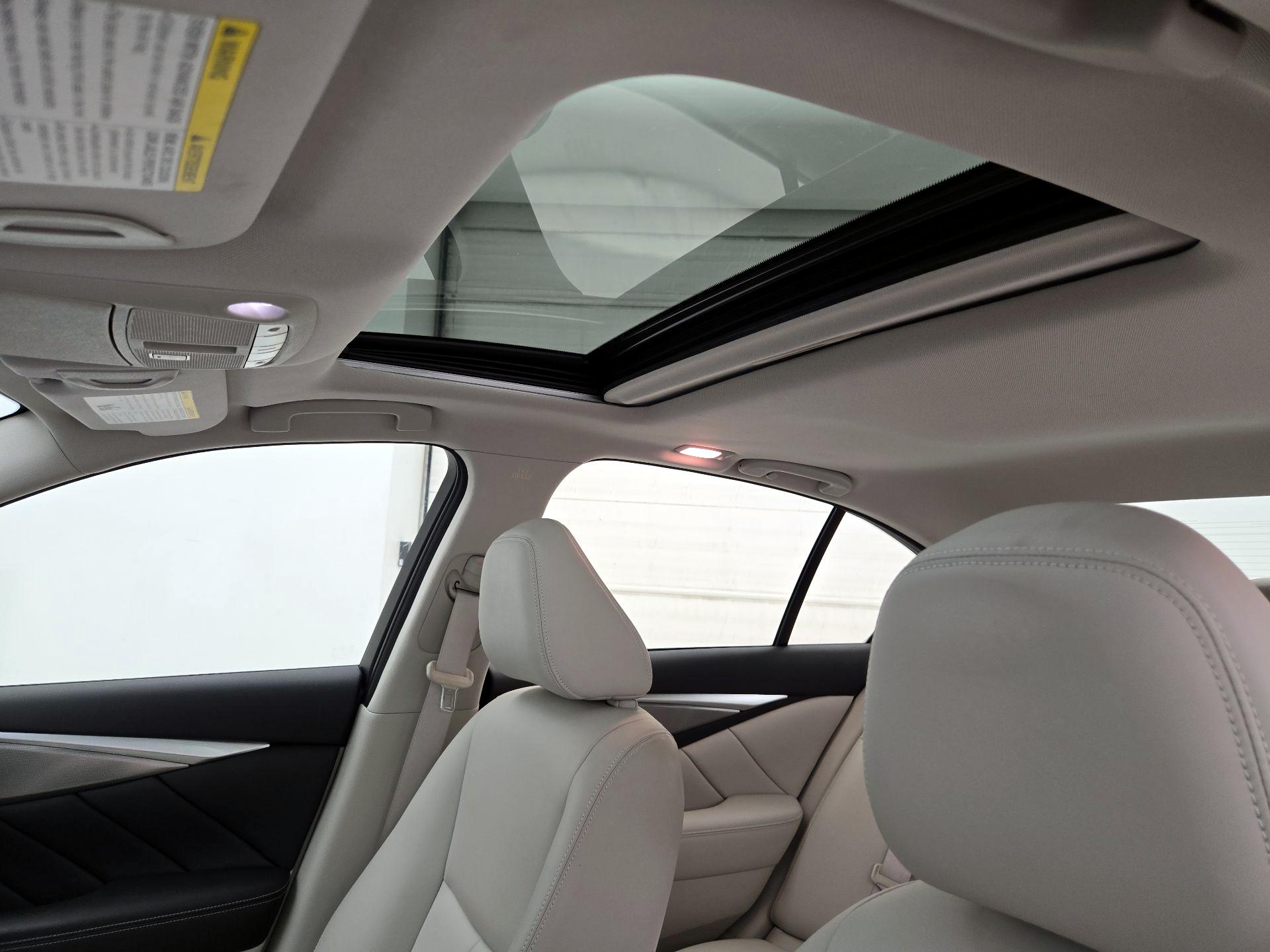 Thumbnail: 2015 INFINITI Q50 - 19