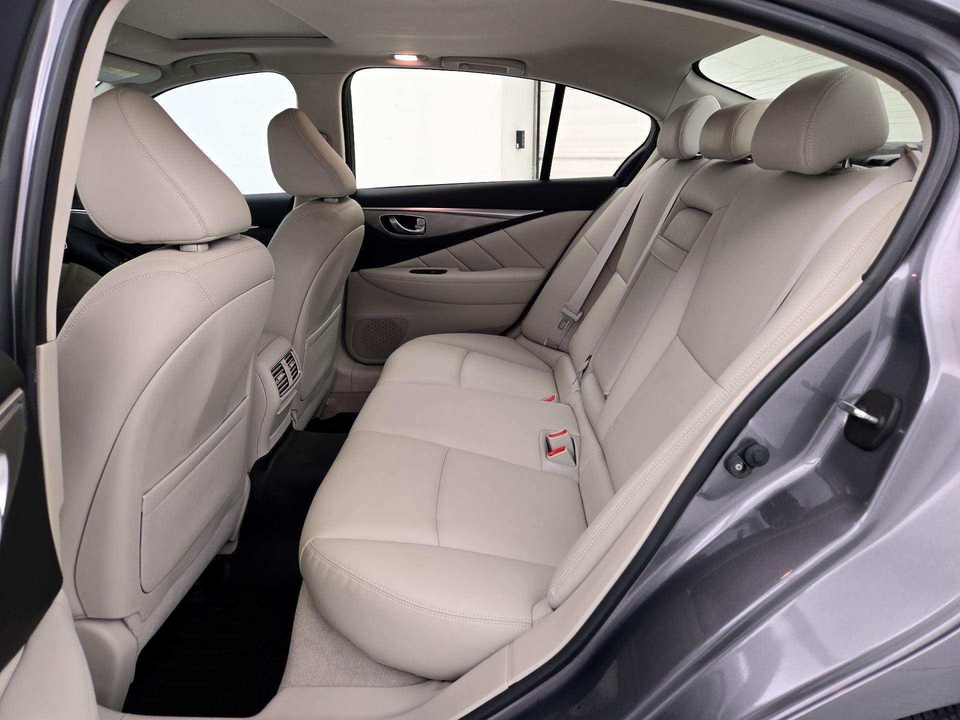 Thumbnail: 2015 INFINITI Q50 - 20