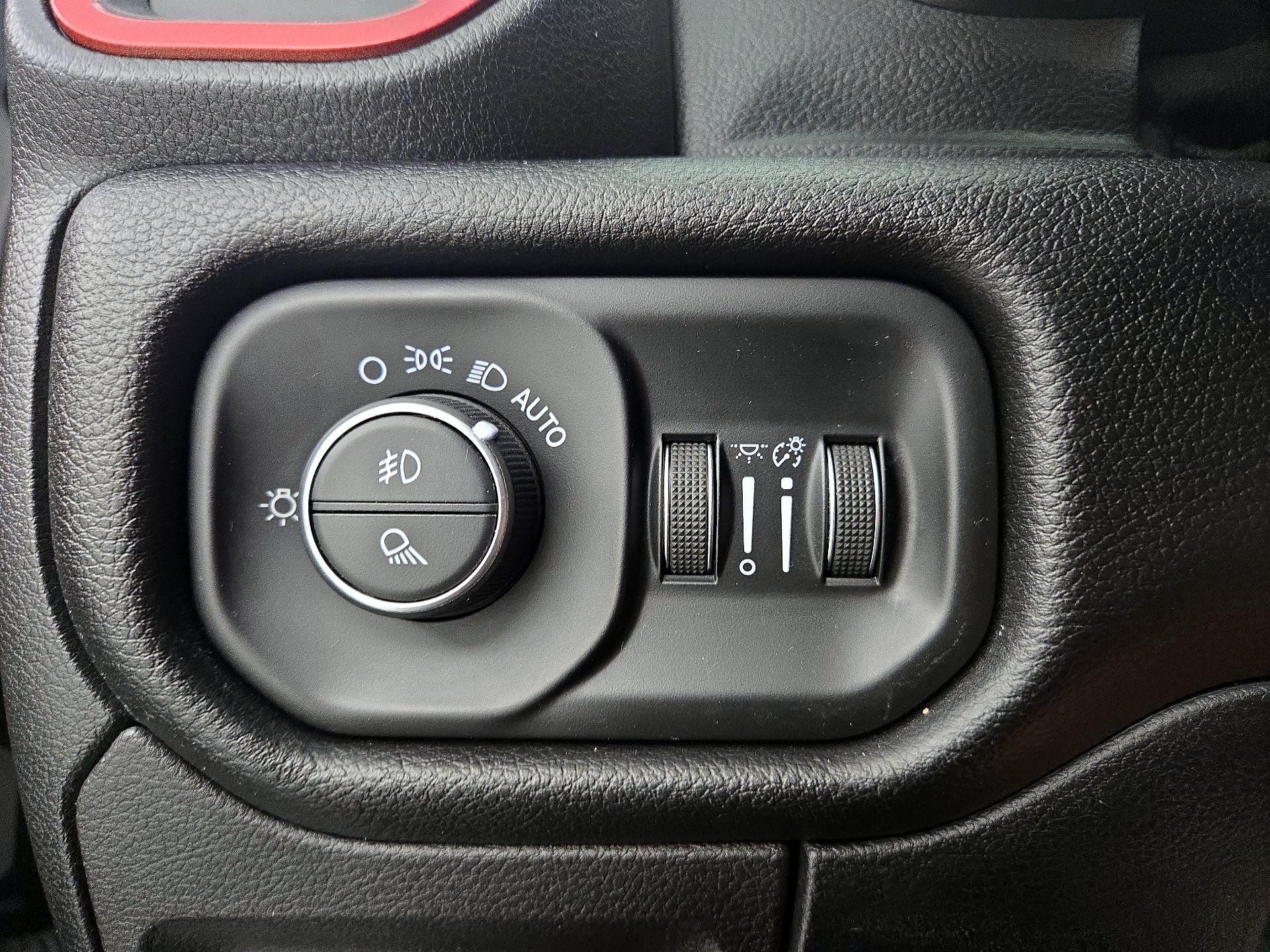 Thumbnail: 2019 RAM 1500 - 13