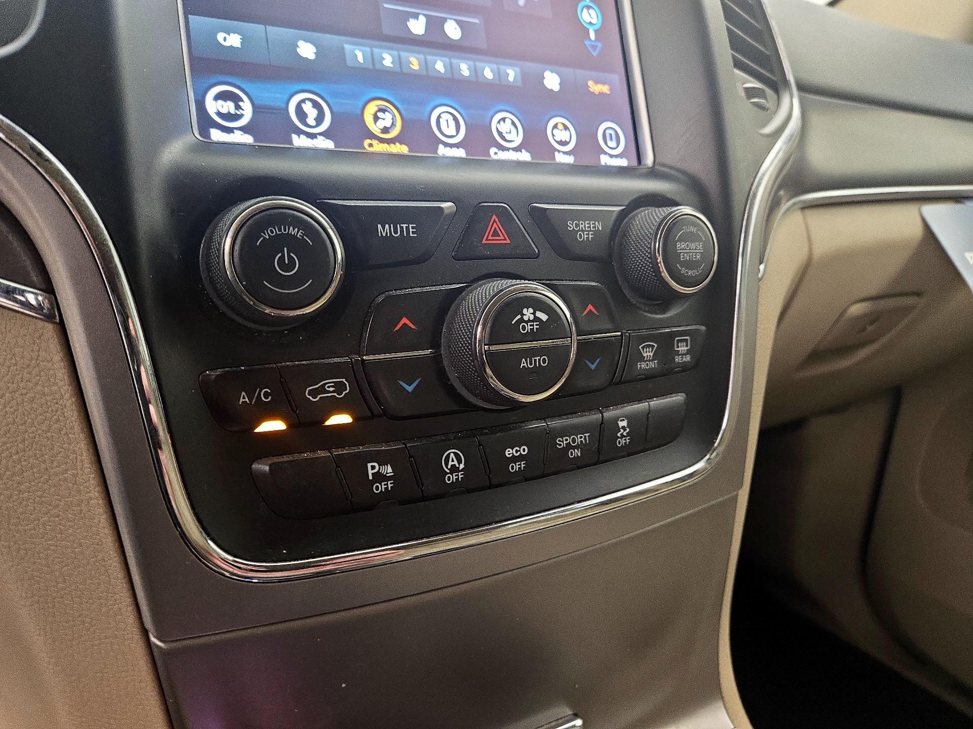 Thumbnail: 2018 Jeep Grand Cherokee - 17