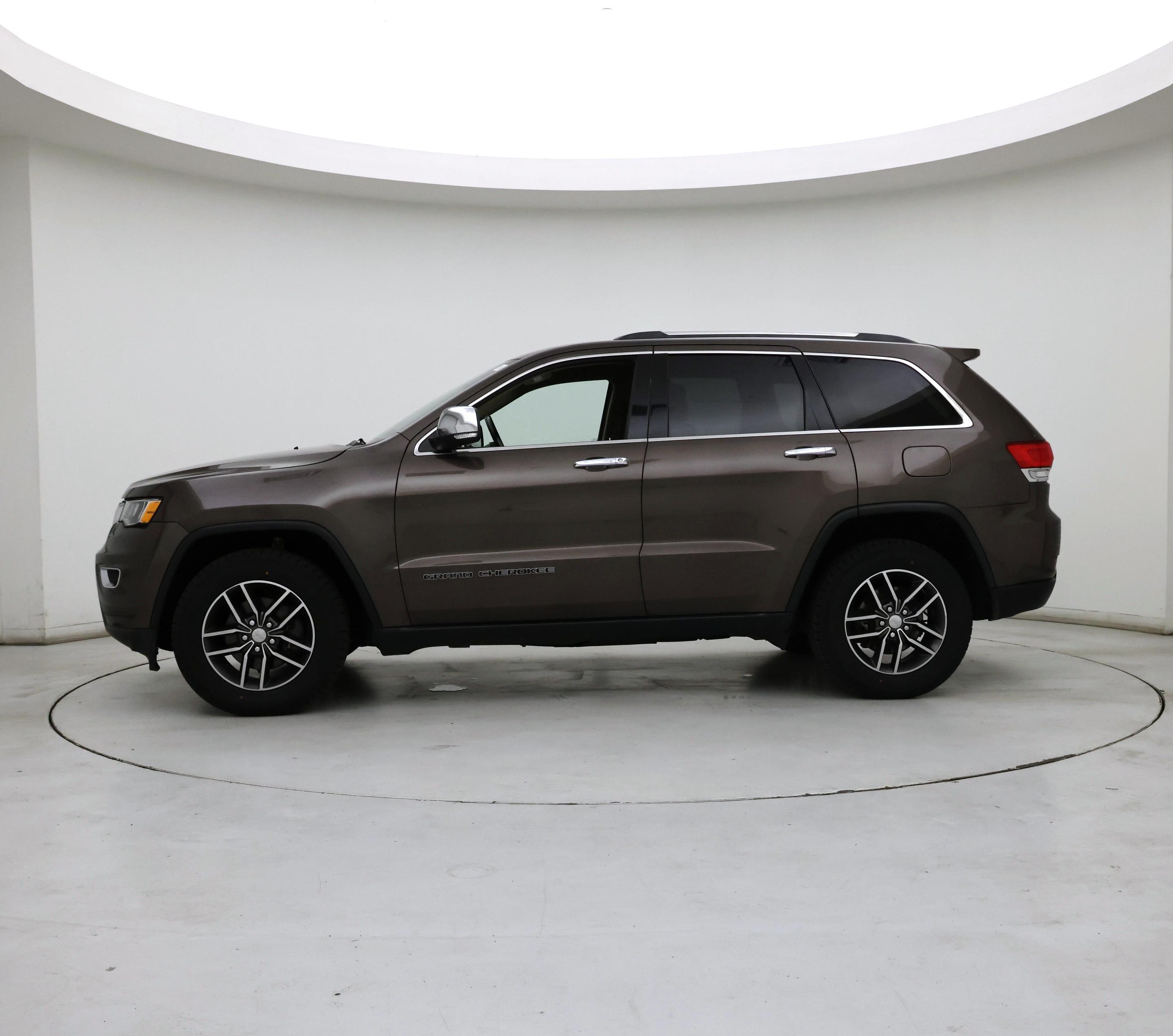 Thumbnail: 2018 Jeep Grand Cherokee - 3