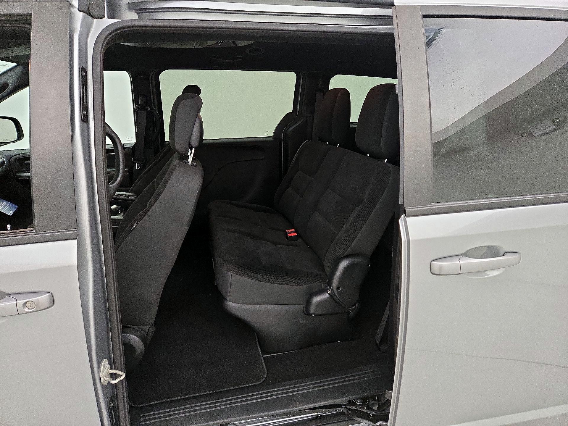 Thumbnail: 2019 Dodge Grand Caravan - 18