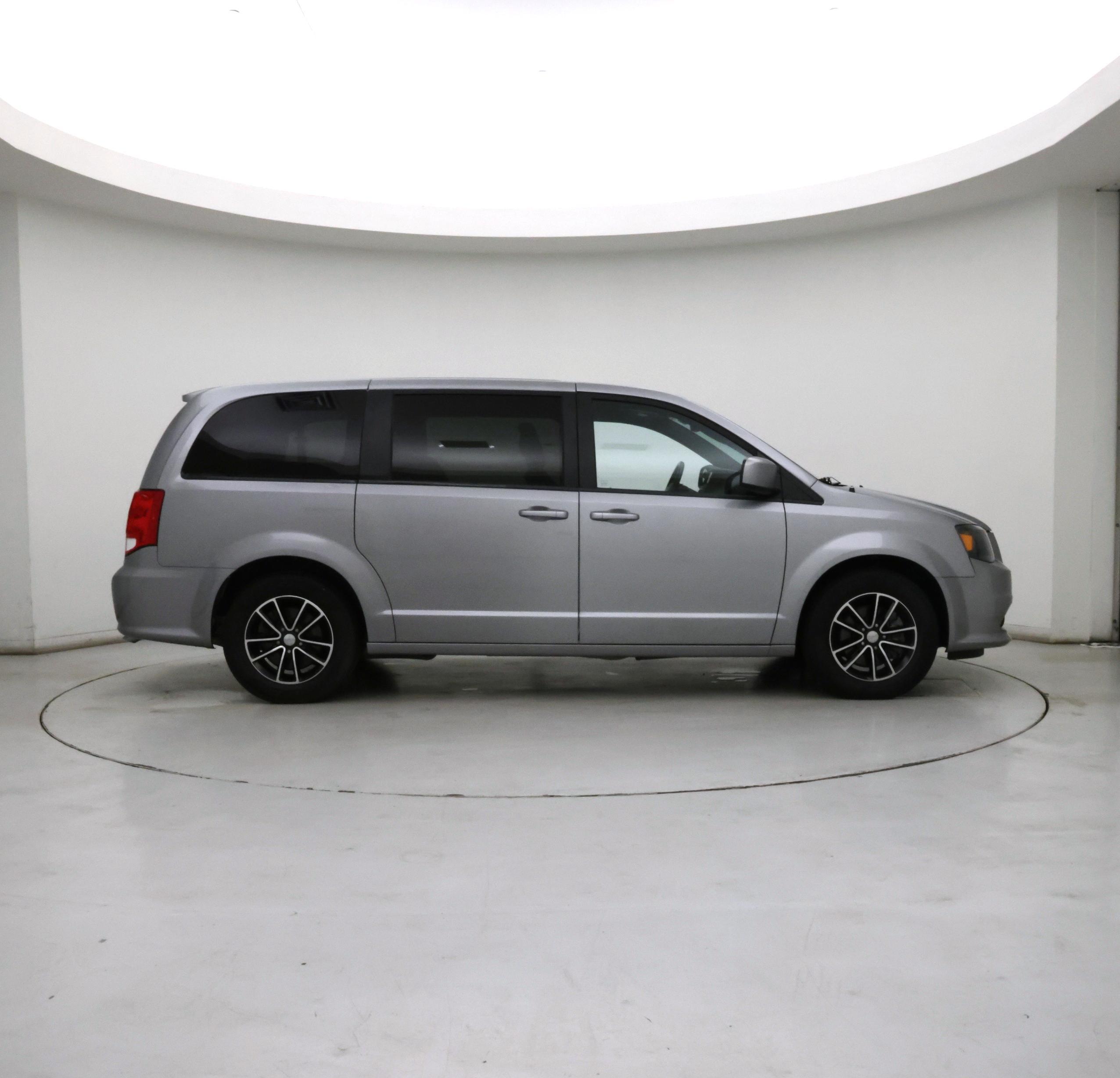 Thumbnail: 2019 Dodge Grand Caravan - 7