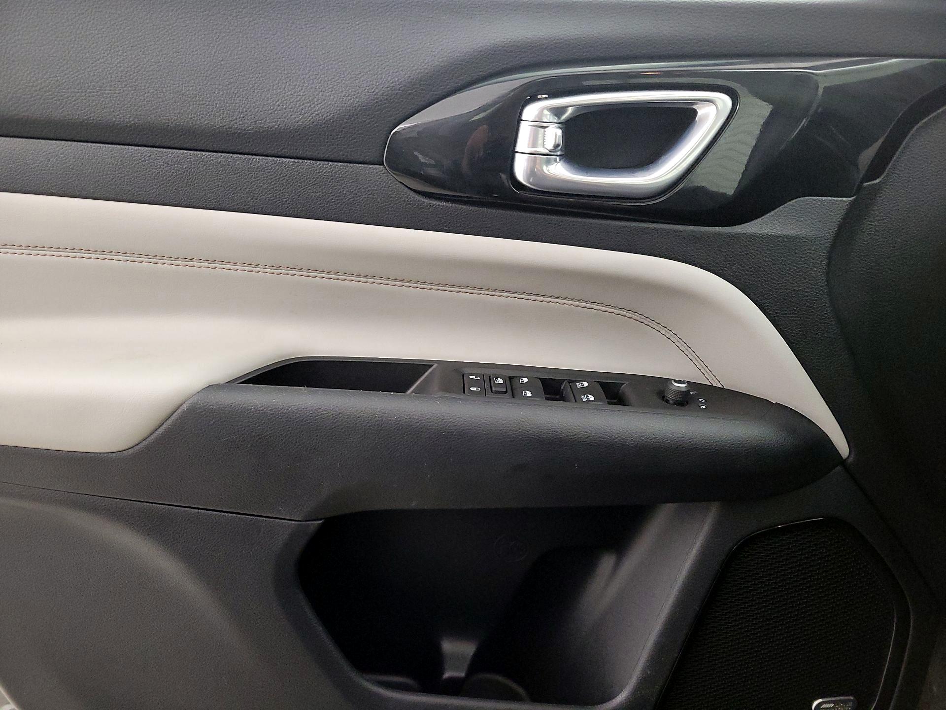 Thumbnail: 2022 Jeep Compass - 12