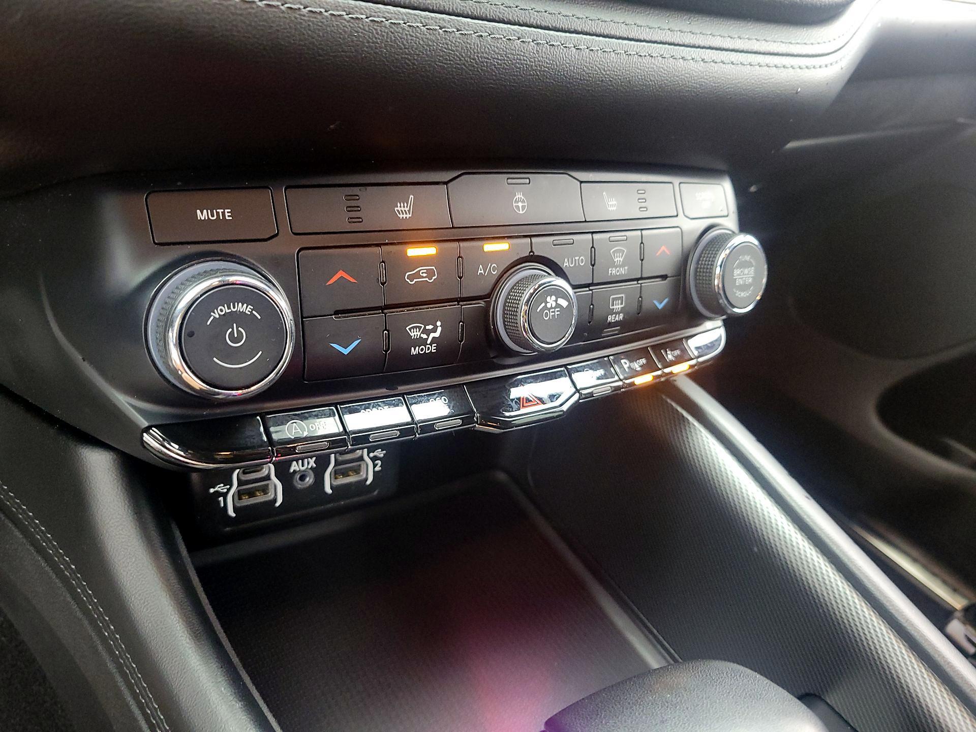Thumbnail: 2022 Dodge Durango - 16