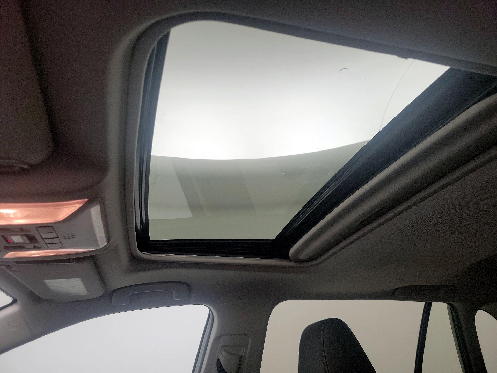 Thumbnail: 2019 Toyota RAV4 - 19