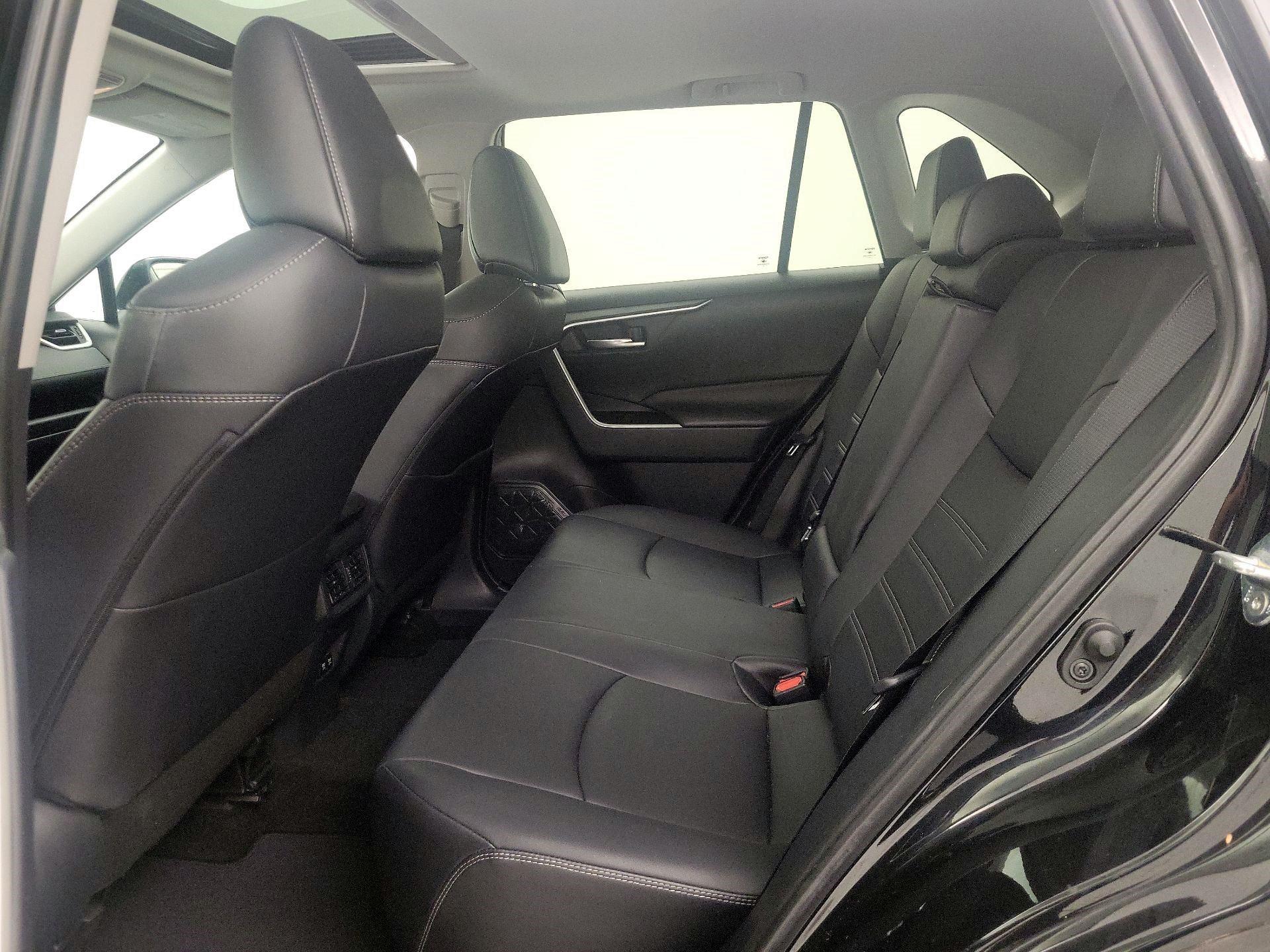 Thumbnail: 2019 Toyota RAV4 - 20