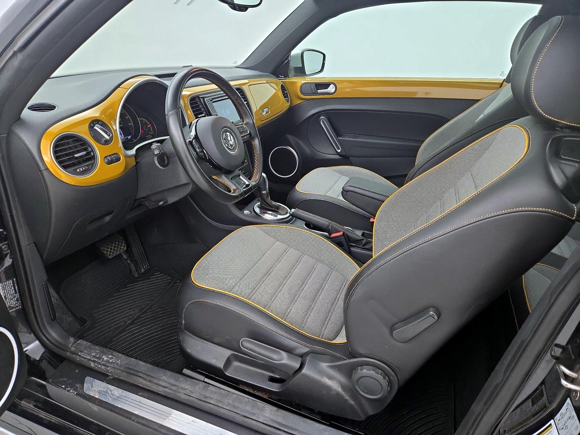 Thumbnail: 2016 Volkswagen Beetle - 11