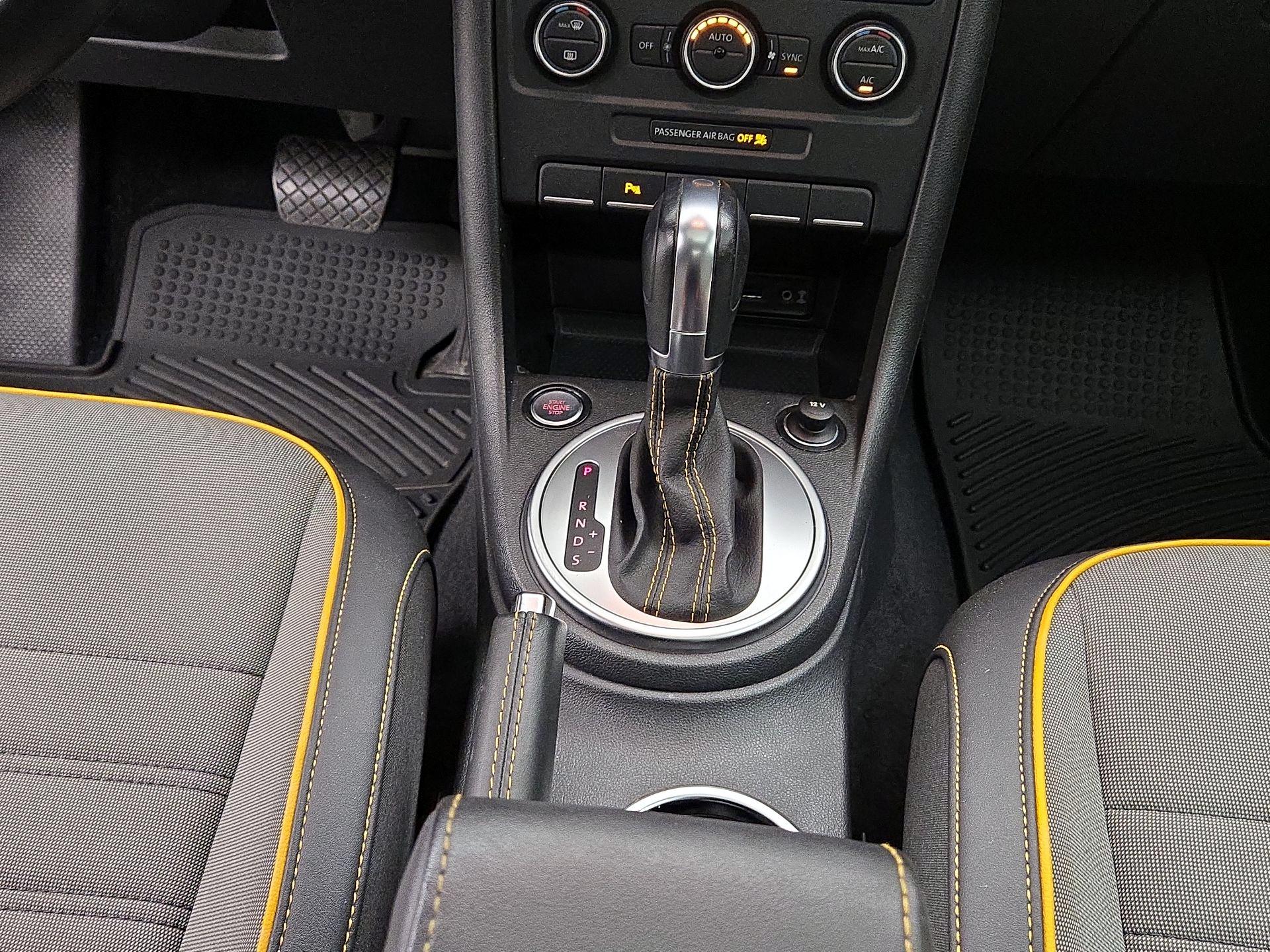 Thumbnail: 2016 Volkswagen Beetle - 17