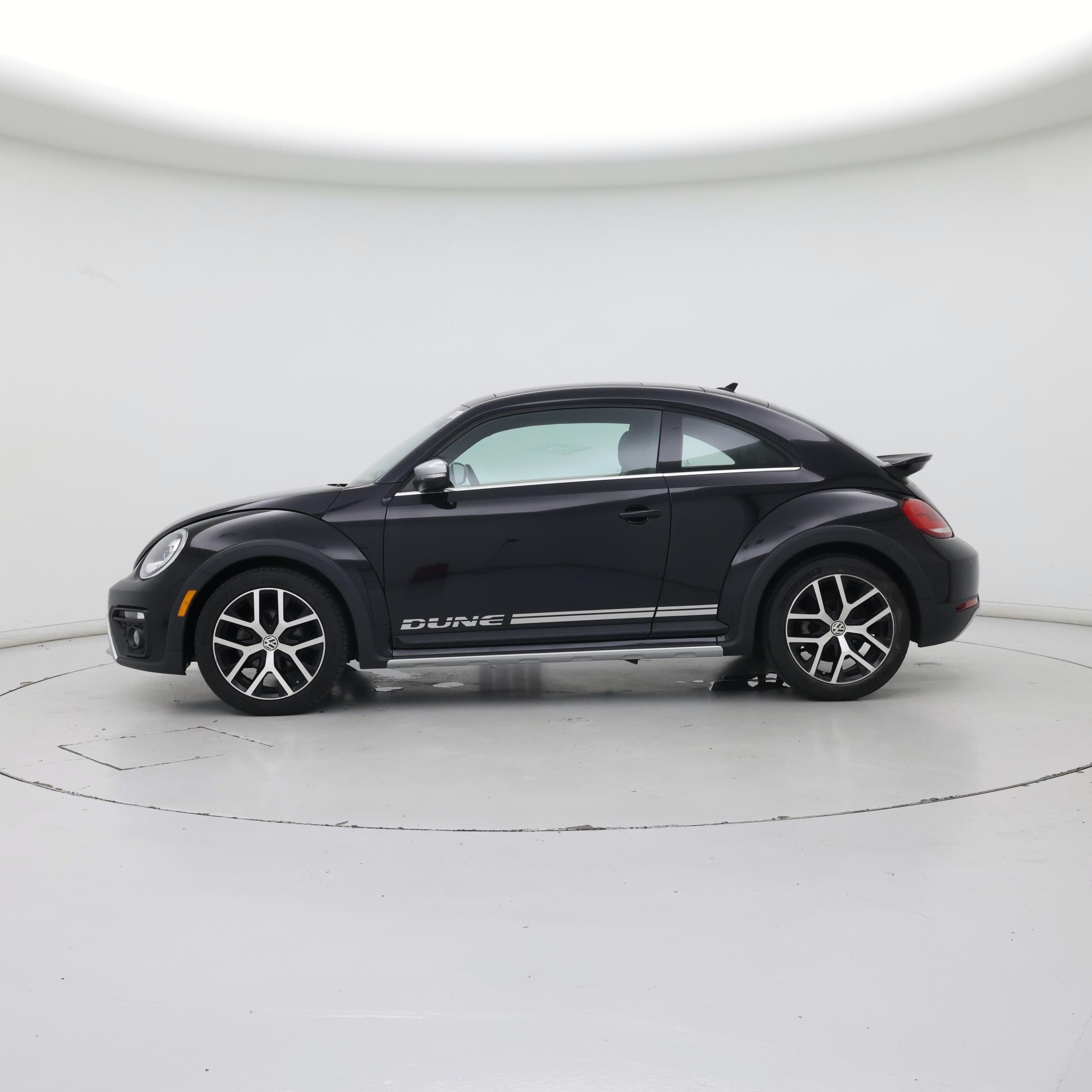 Thumbnail: 2016 Volkswagen Beetle - 3