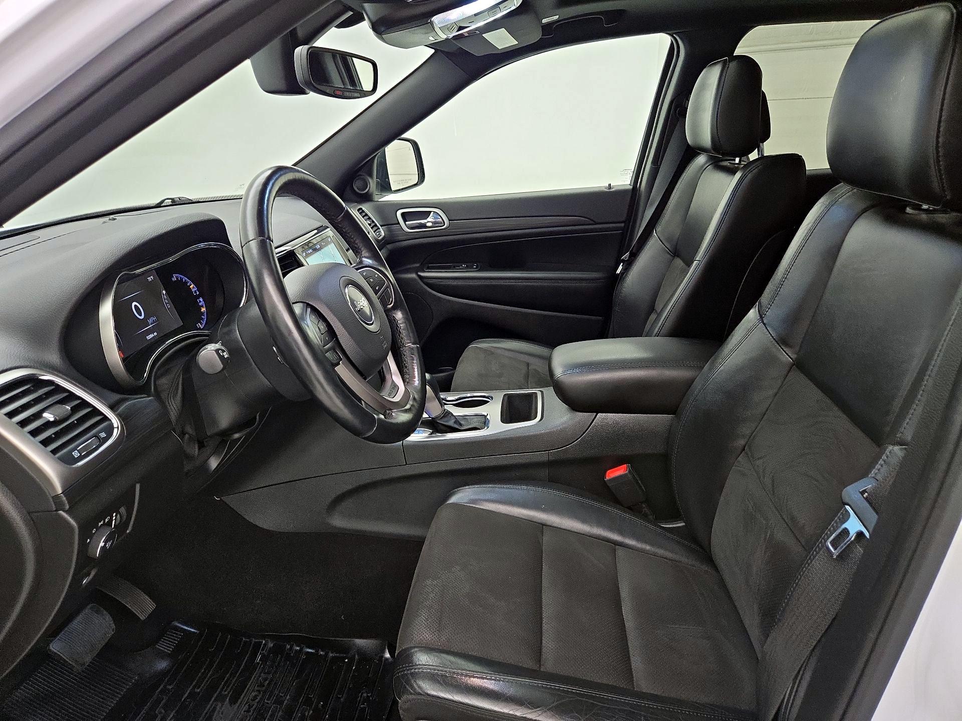 Thumbnail: 2020 Jeep Grand Cherokee - 11