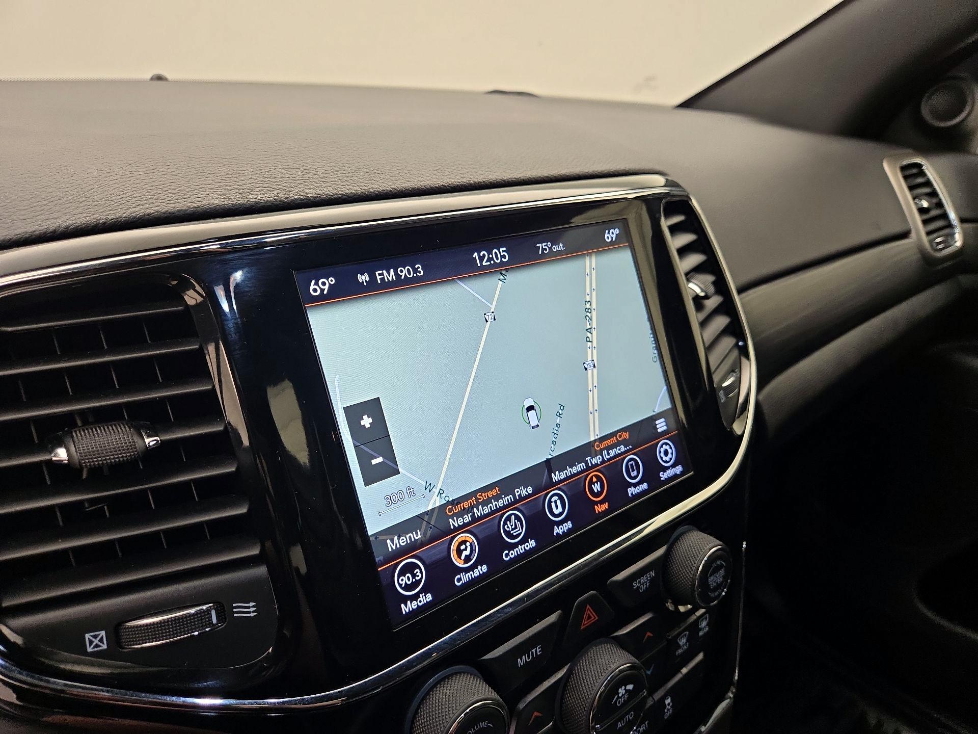 Thumbnail: 2020 Jeep Grand Cherokee - 14