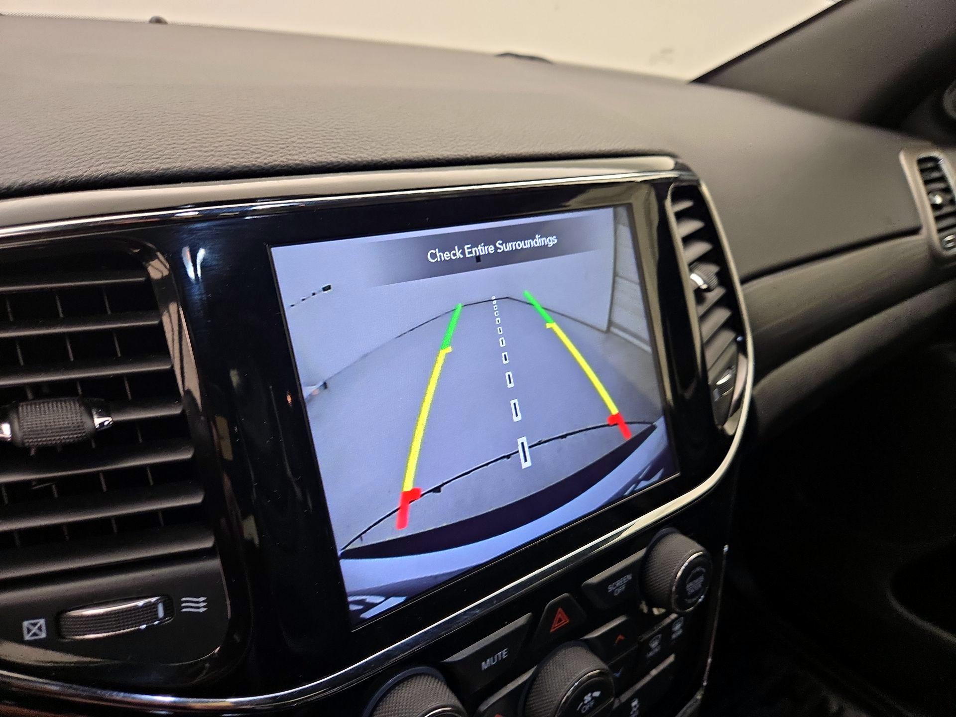 Thumbnail: 2020 Jeep Grand Cherokee - 15