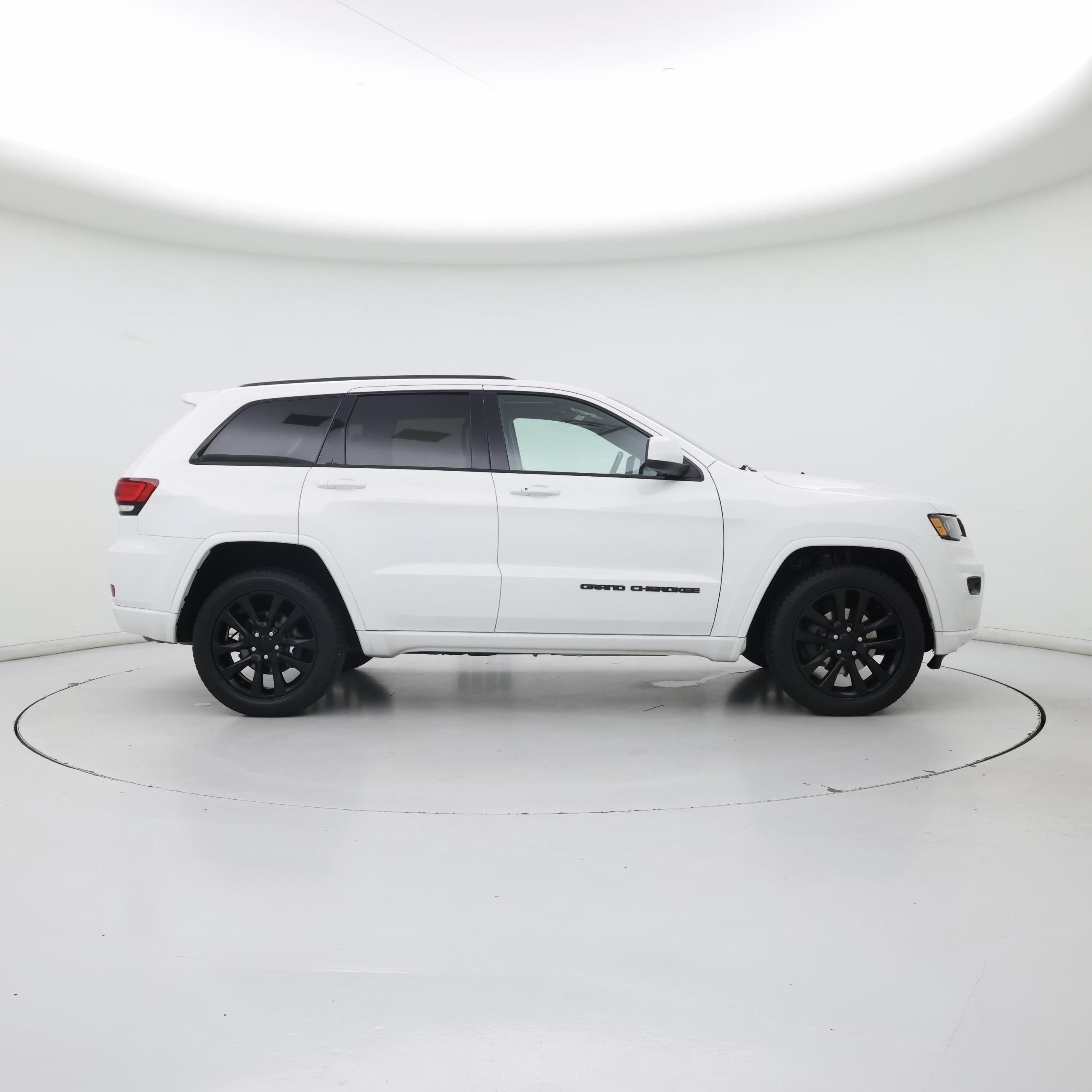 Thumbnail: 2020 Jeep Grand Cherokee - 7