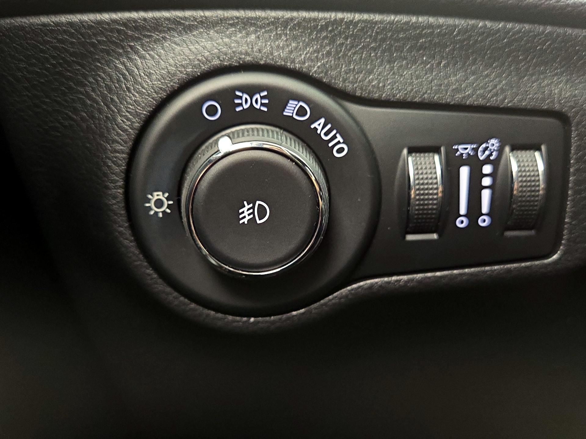 Thumbnail: 2018 Jeep Compass - 13