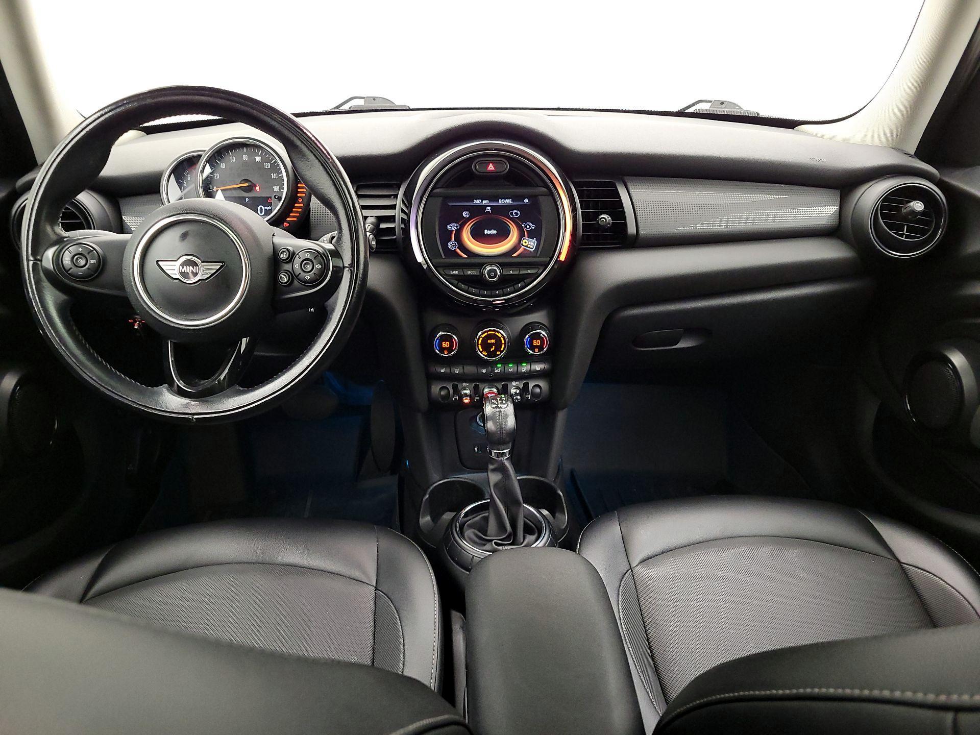 Thumbnail: 2016 MINI Cooper Hardtop - 9
