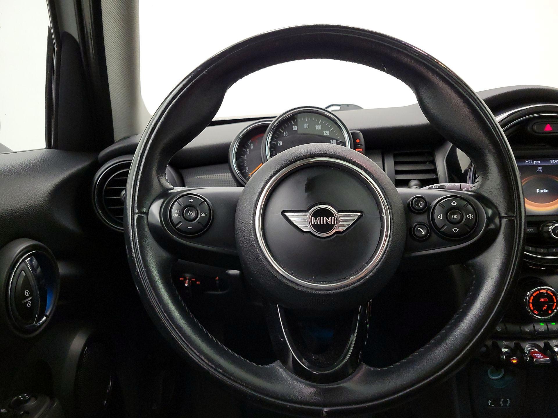 Thumbnail: 2016 MINI Cooper Hardtop - 10