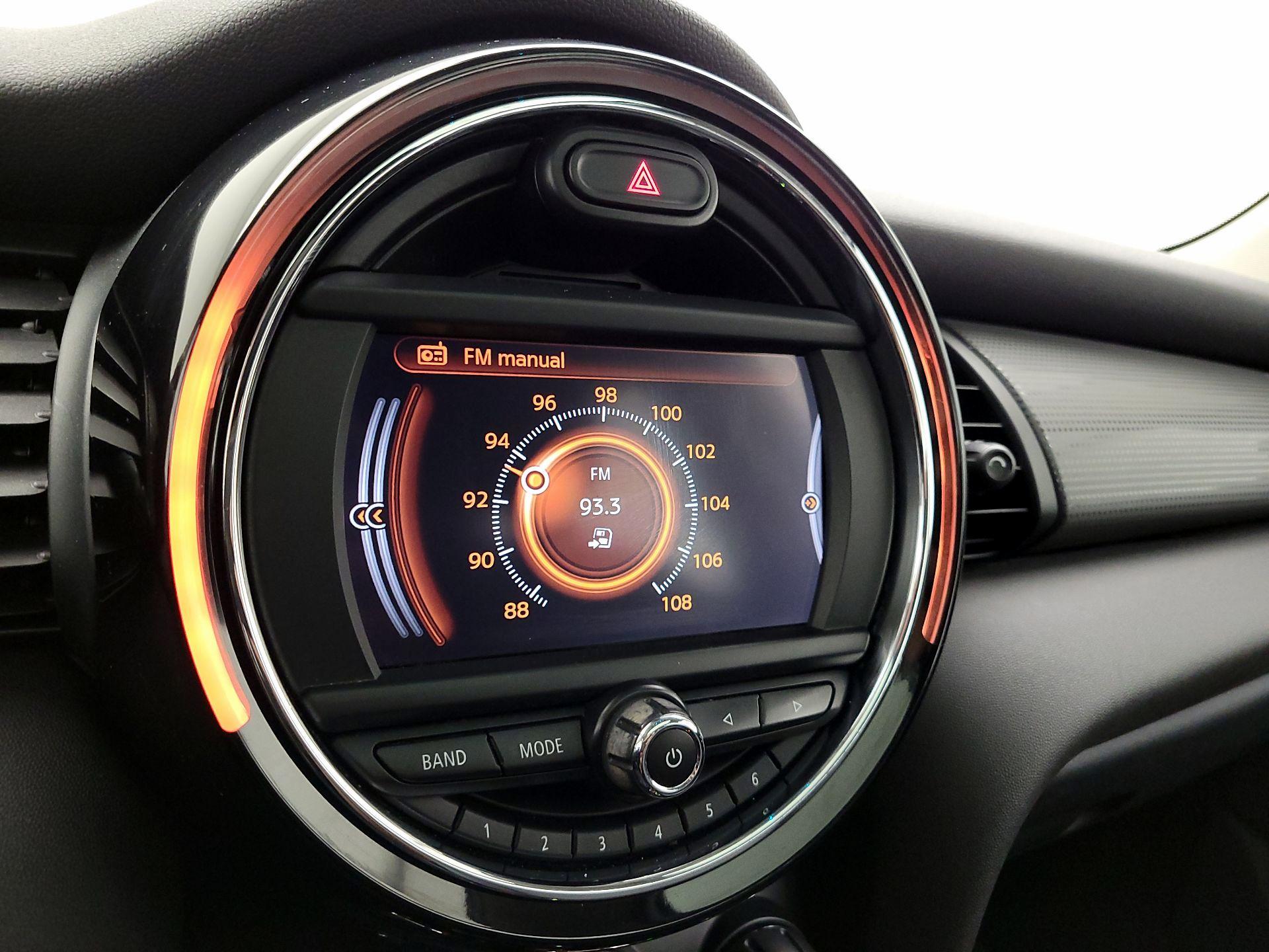 Thumbnail: 2016 MINI Cooper Hardtop - 14