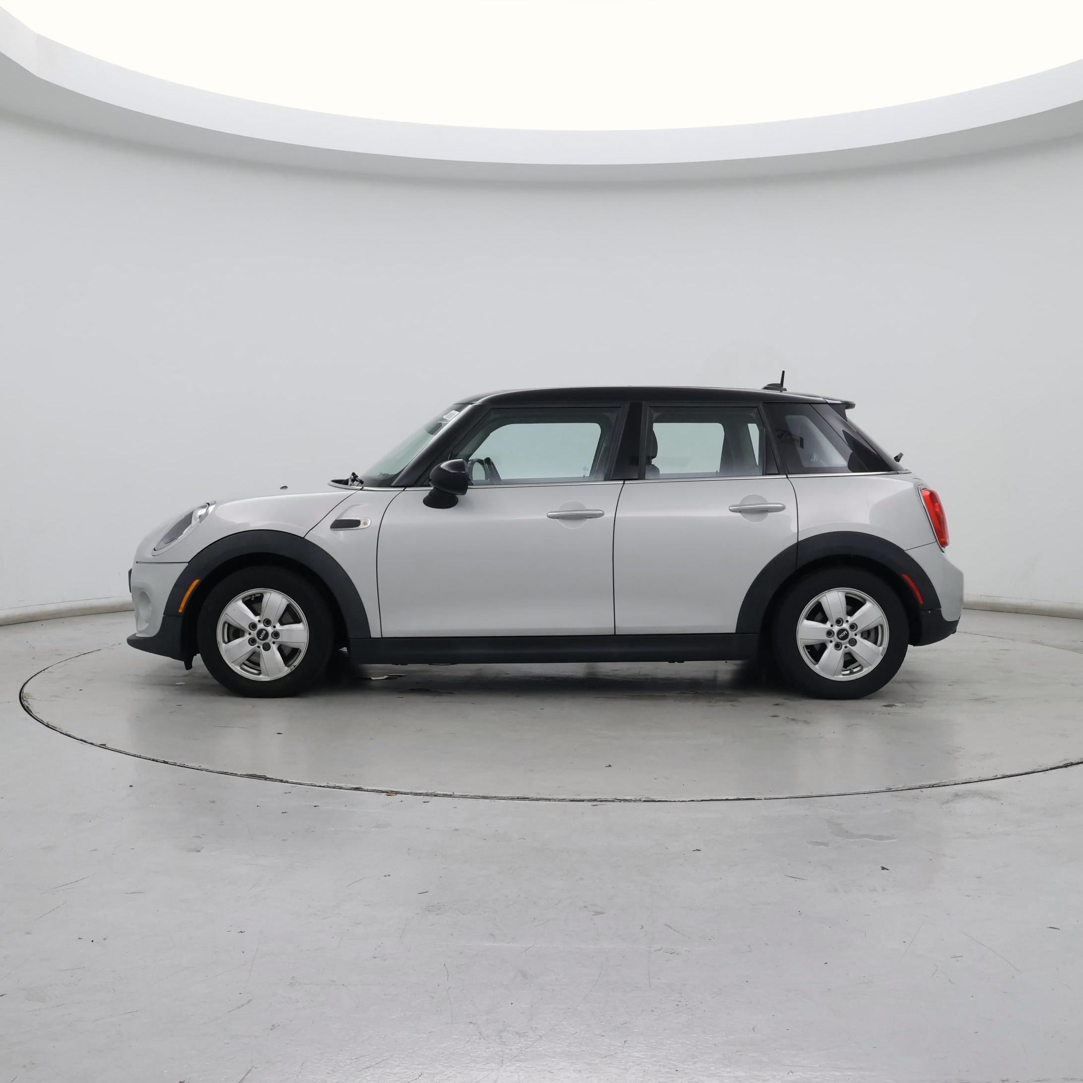 Thumbnail: 2016 MINI Cooper Hardtop - 3