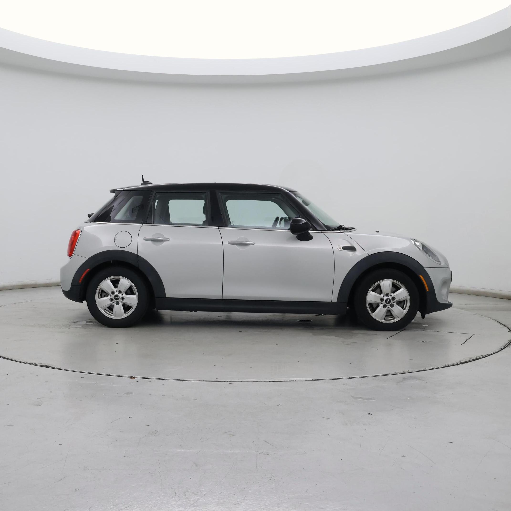 Thumbnail: 2016 MINI Cooper Hardtop - 7