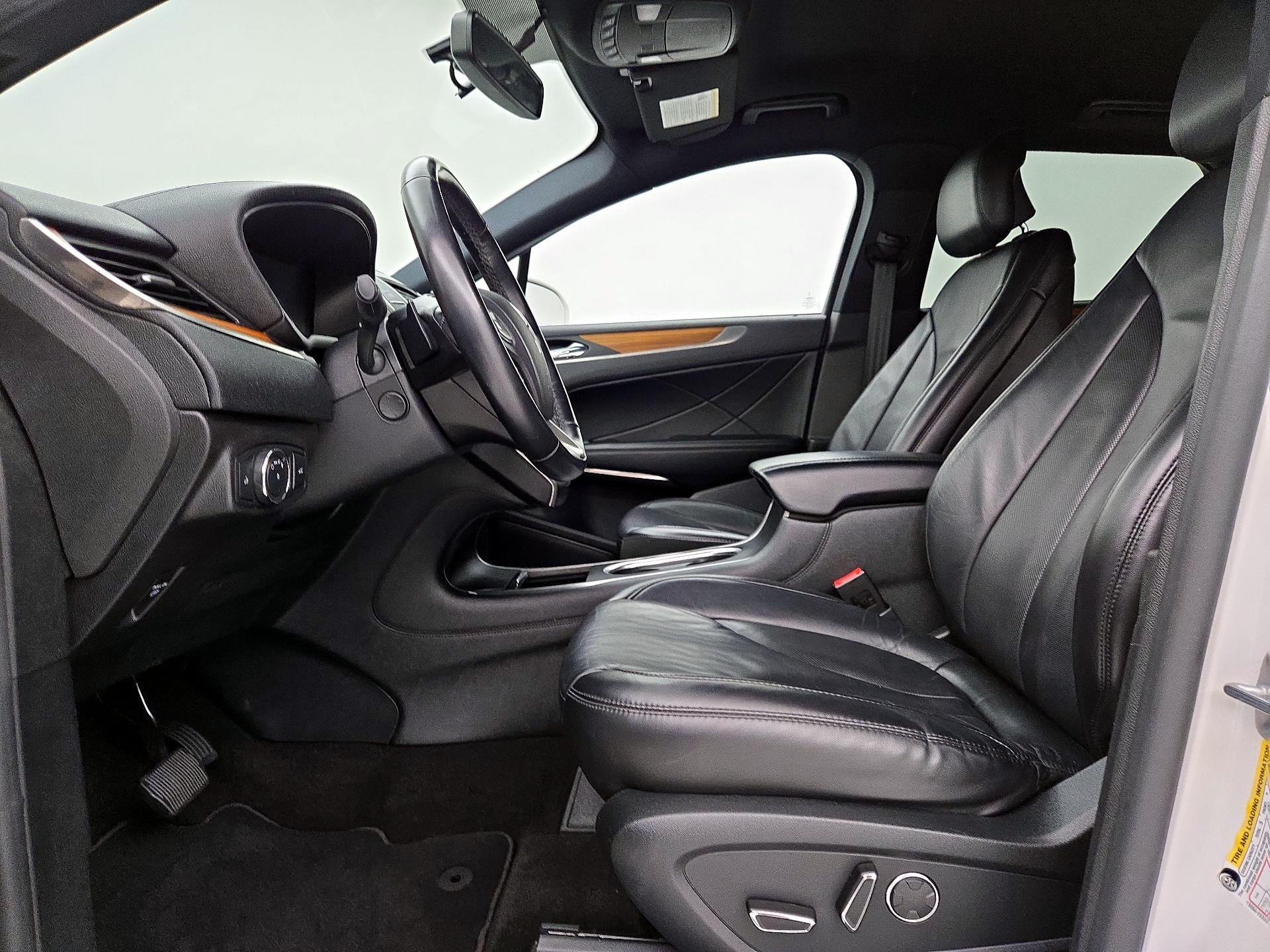 Thumbnail: 2019 Lincoln MKC - 11