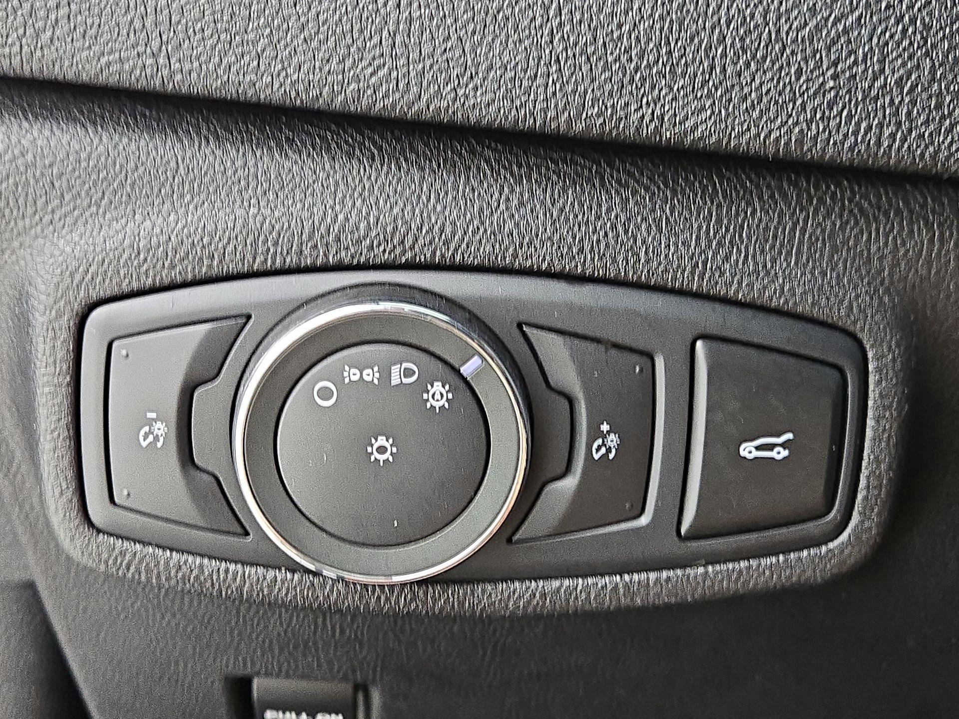 Thumbnail: 2019 Lincoln MKC - 13
