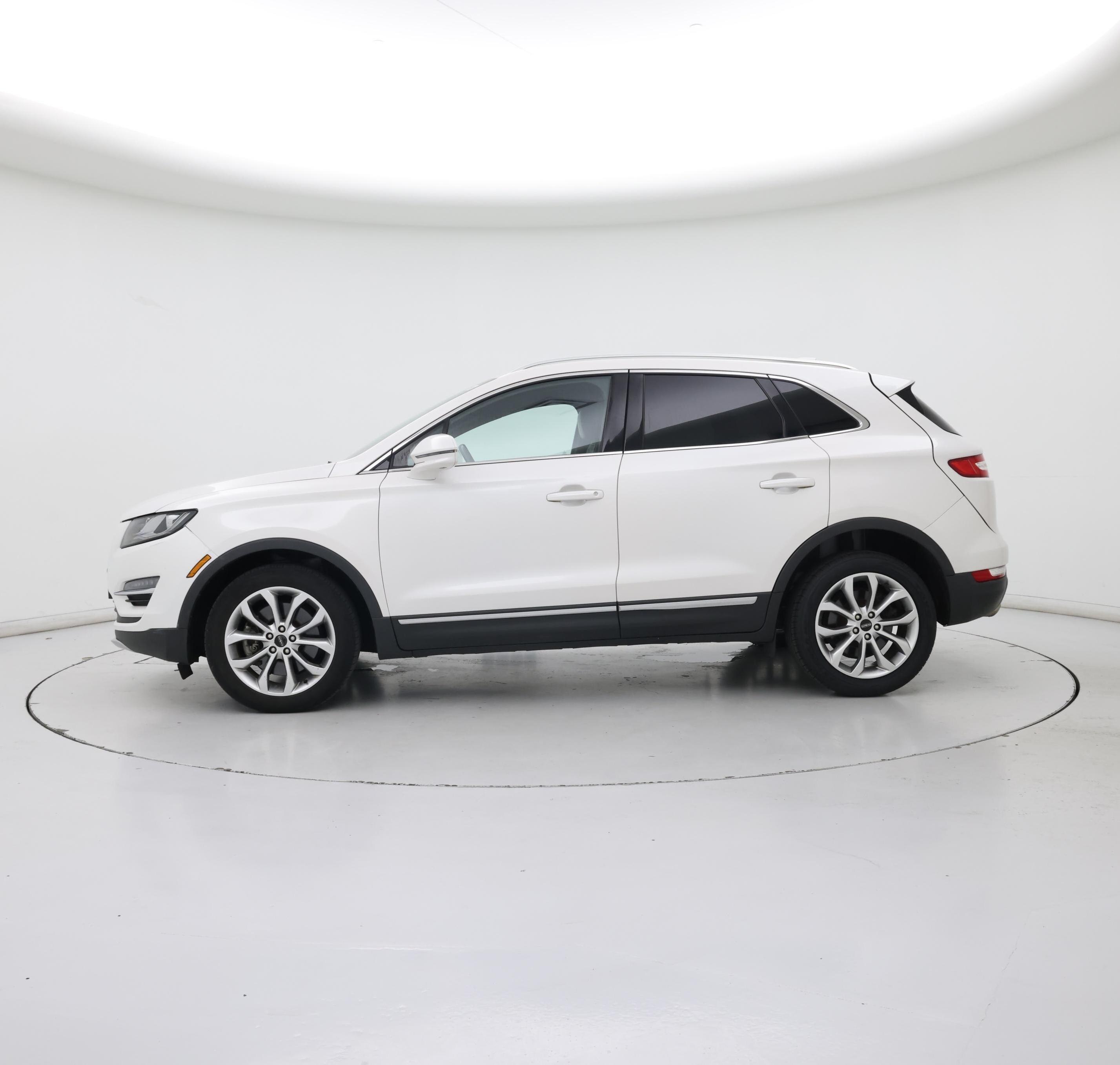 Thumbnail: 2019 Lincoln MKC - 3