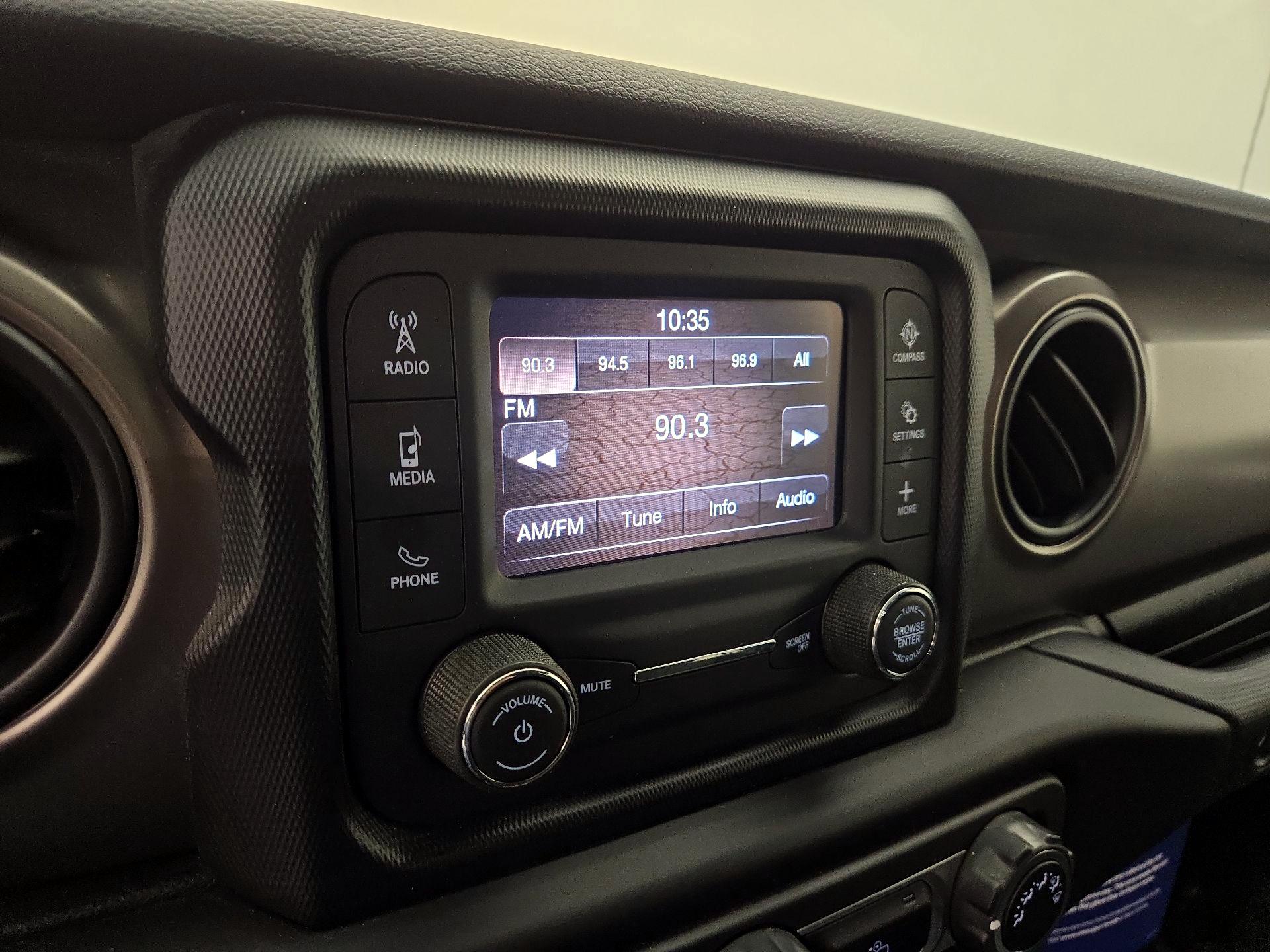 Thumbnail: 2021 Jeep Gladiator - 15
