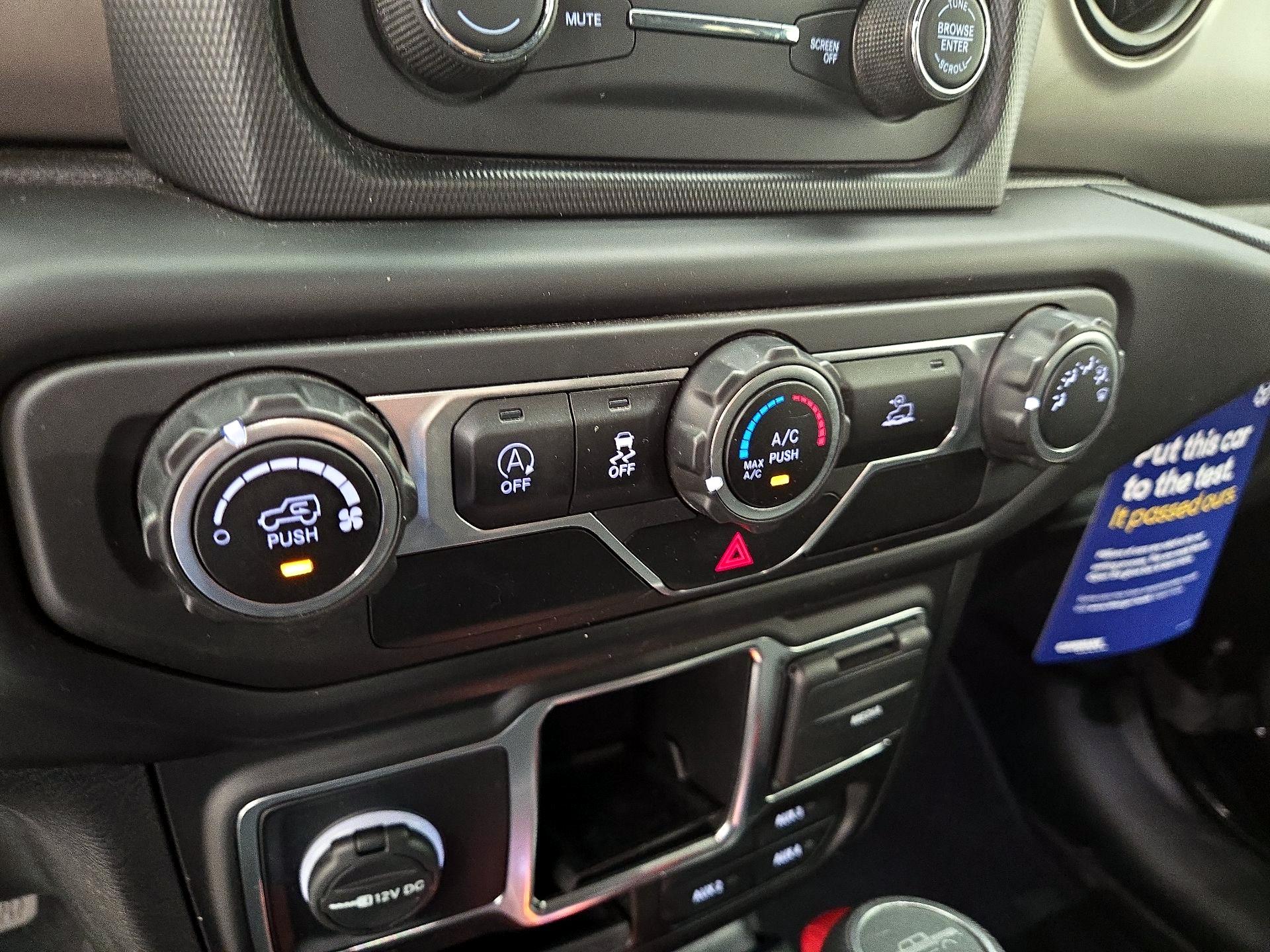 Thumbnail: 2021 Jeep Gladiator - 16