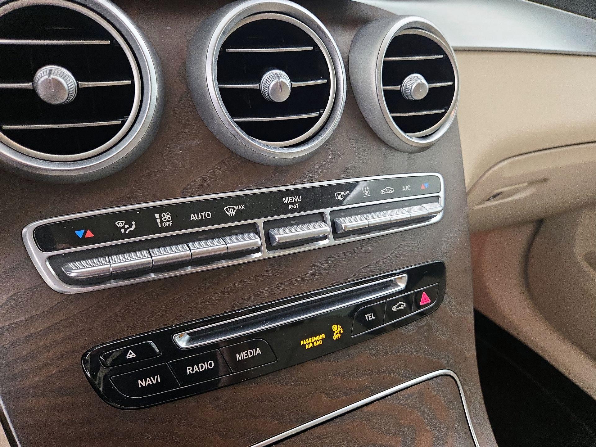 Thumbnail: 2019 Mercedes-Benz GLC - 16