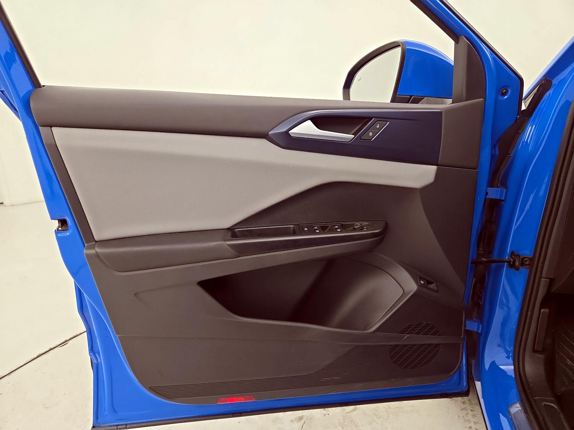 Thumbnail: 2022 Volkswagen Taos - 12