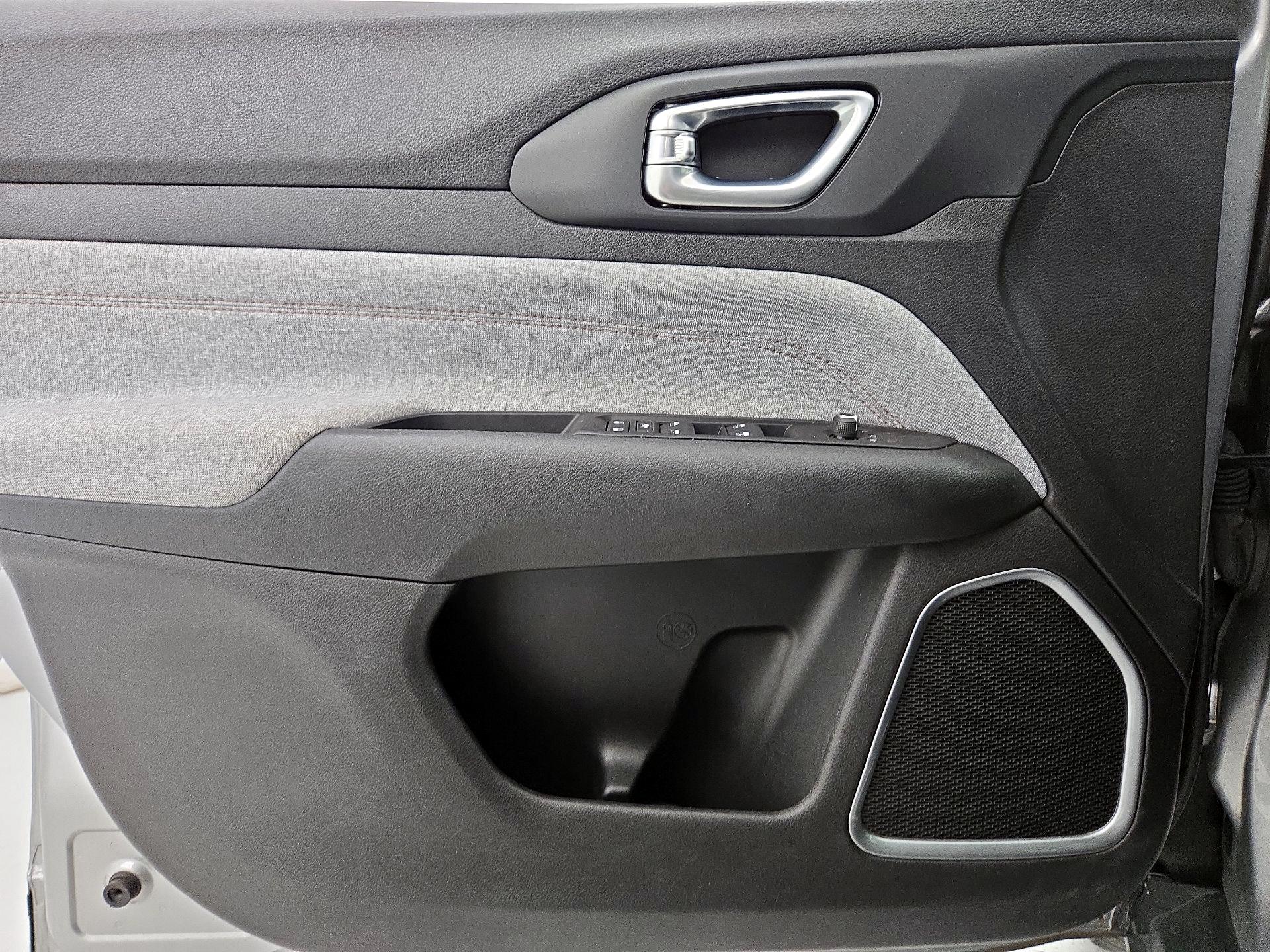 Thumbnail: 2022 Jeep Compass - 12