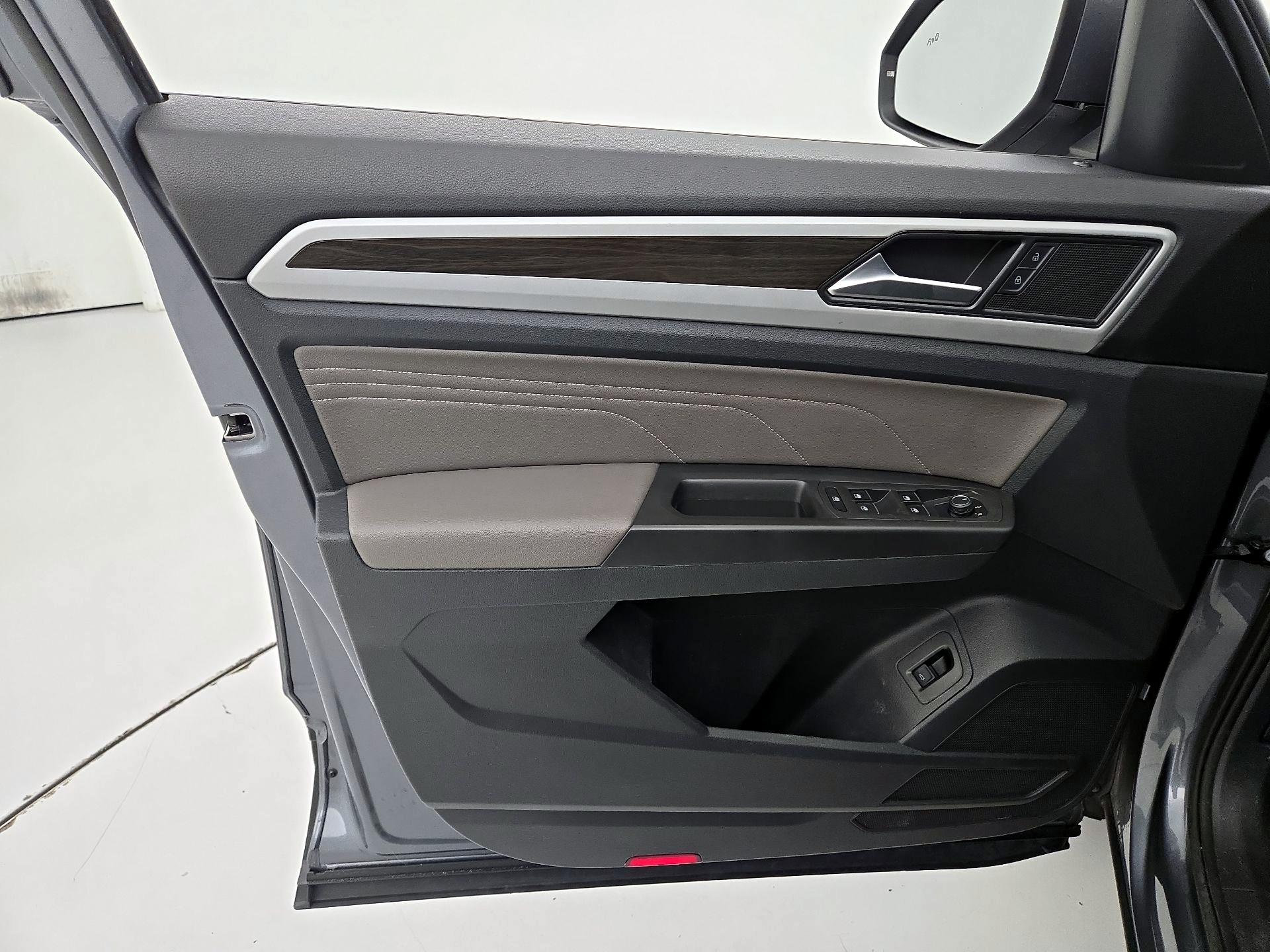 Thumbnail: 2022 Volkswagen Atlas - 12