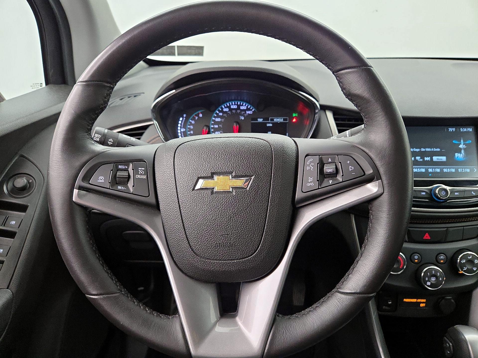 Thumbnail: 2017 Chevrolet Trax - 10