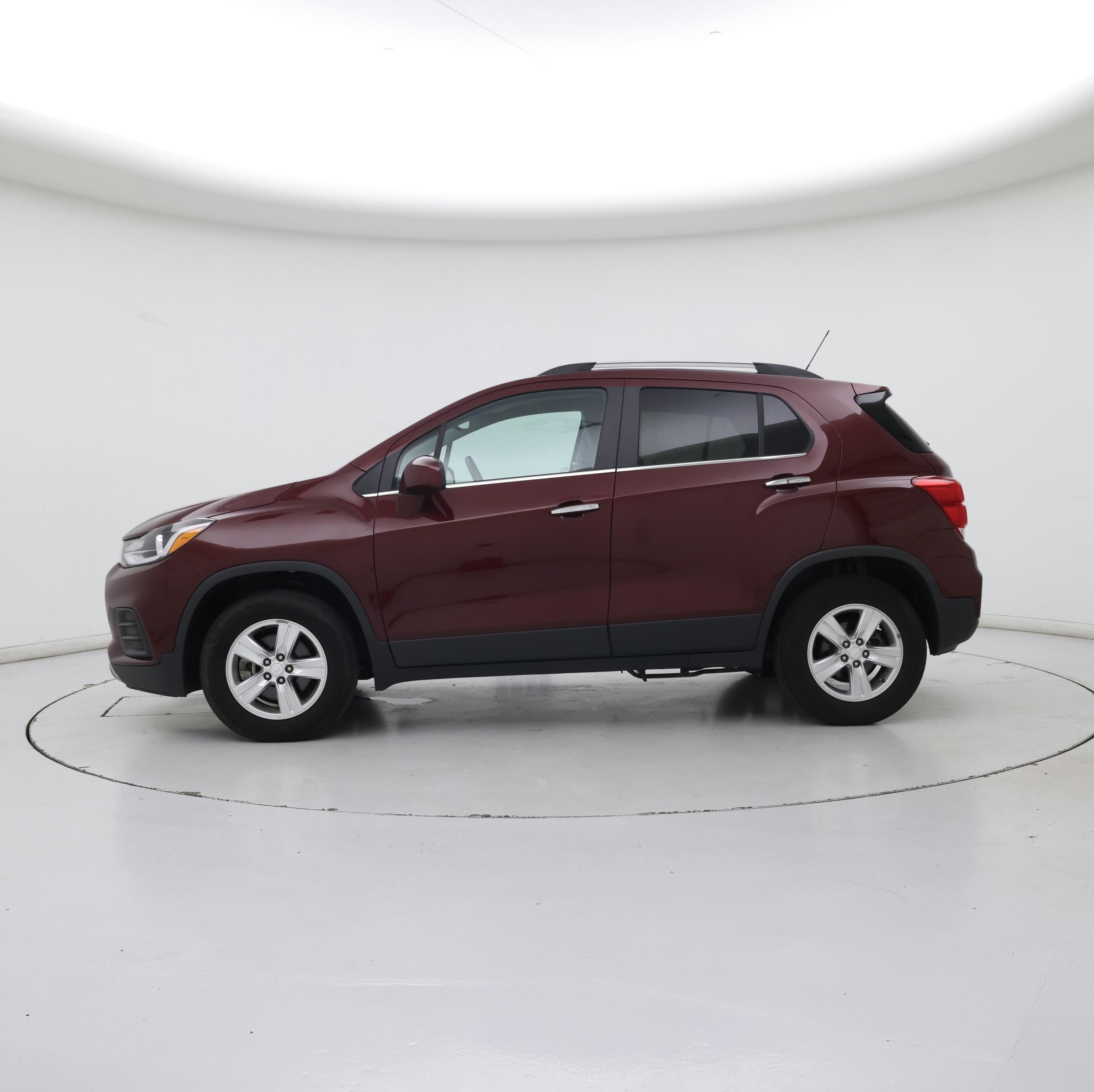 Thumbnail: 2017 Chevrolet Trax - 3