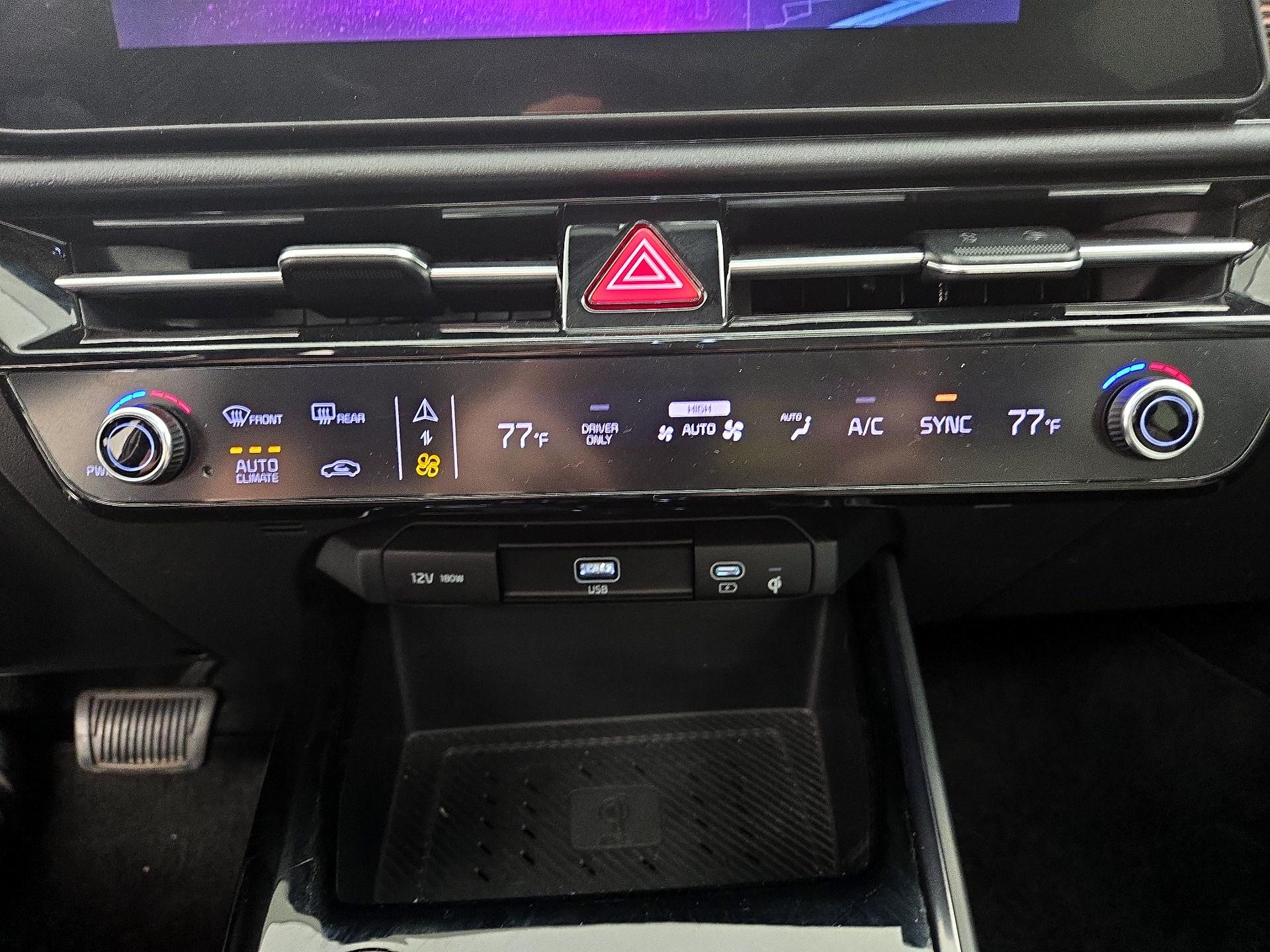 Thumbnail: 2023 Kia Niro - 17