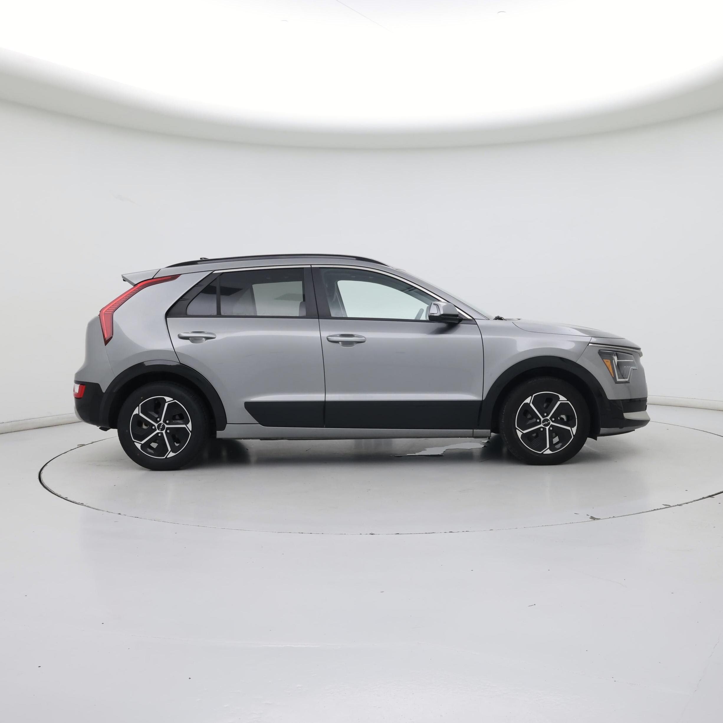 Thumbnail: 2023 Kia Niro - 7
