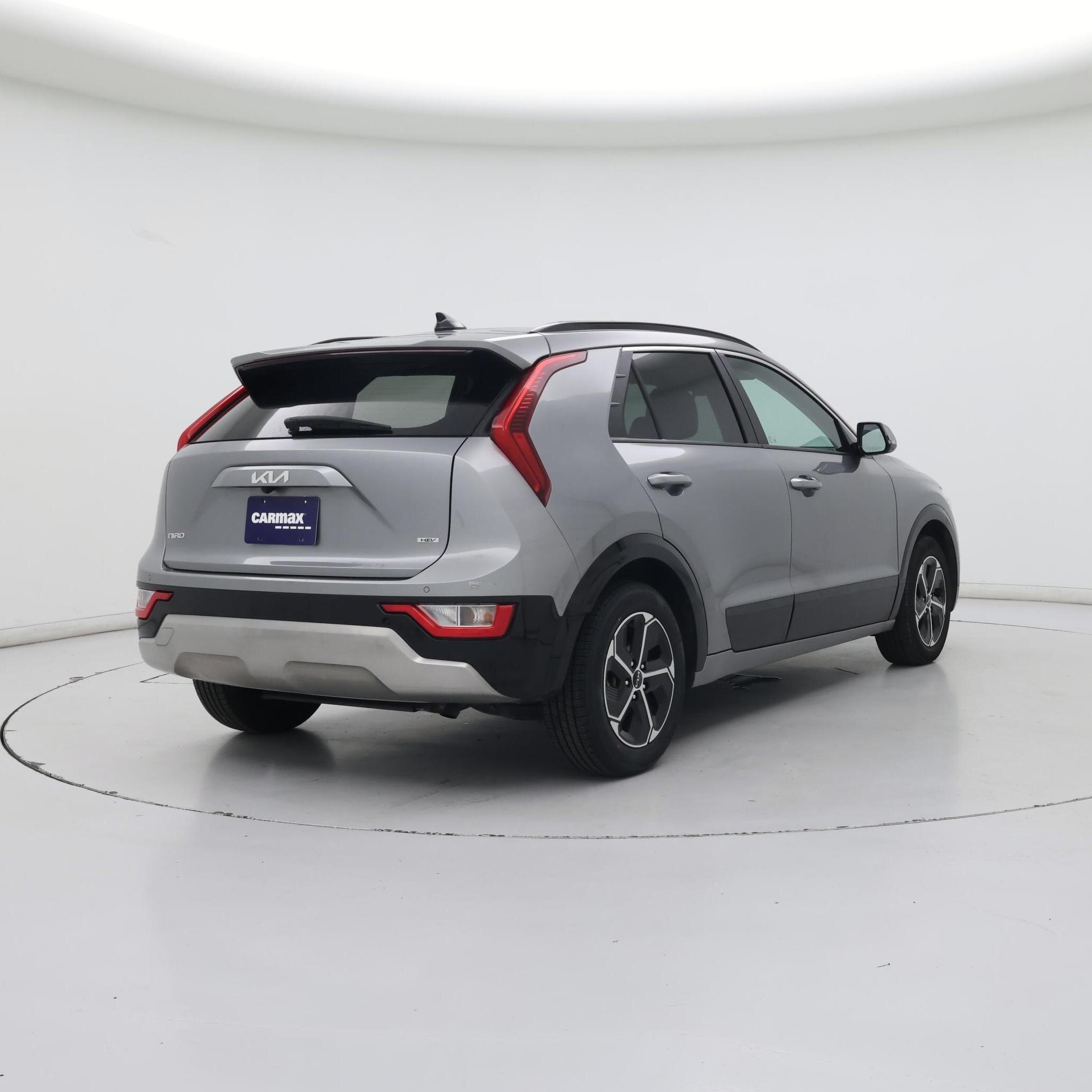 Thumbnail: 2023 Kia Niro - 8