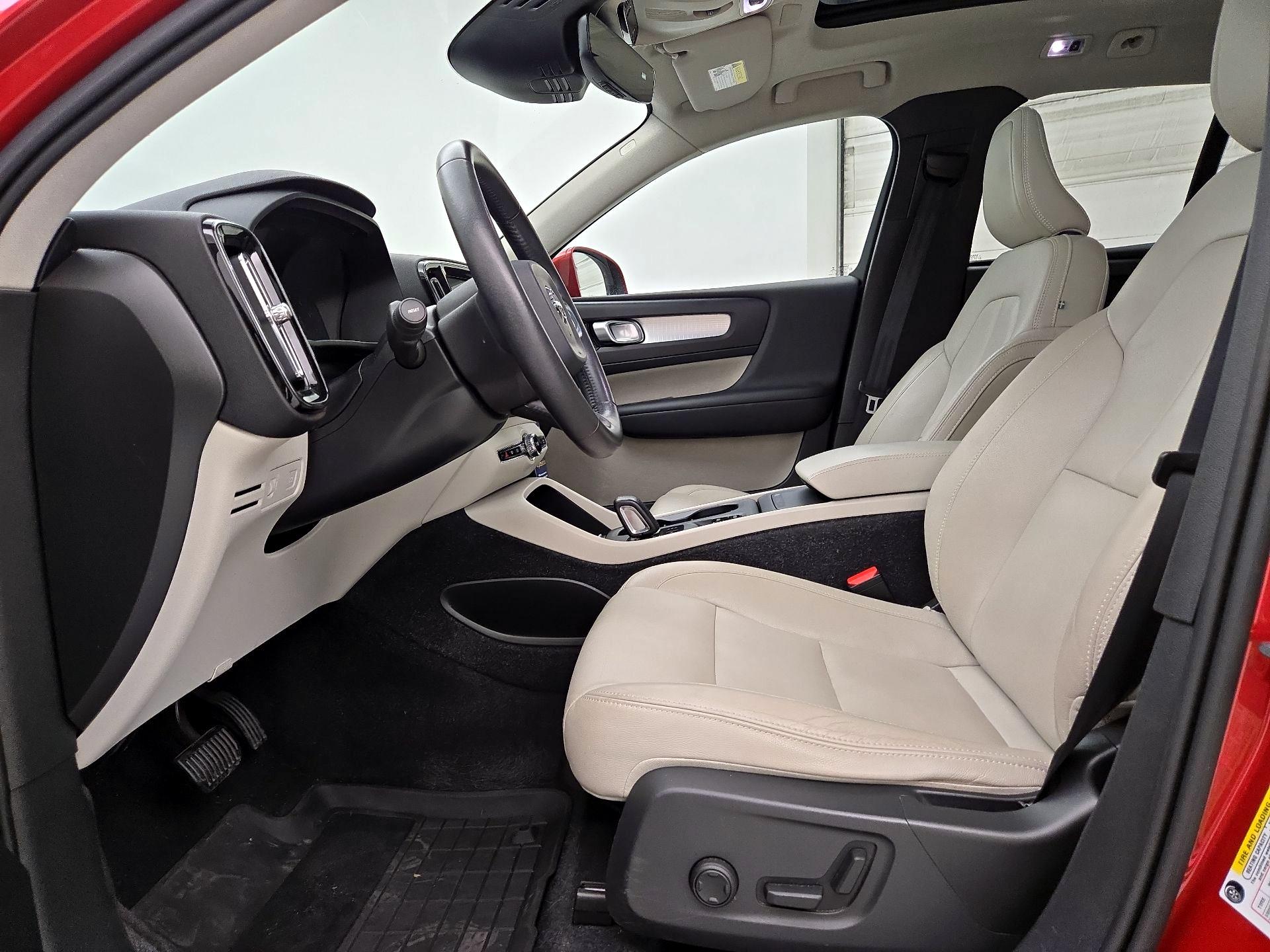 Thumbnail: 2019 Volvo XC40 - 11