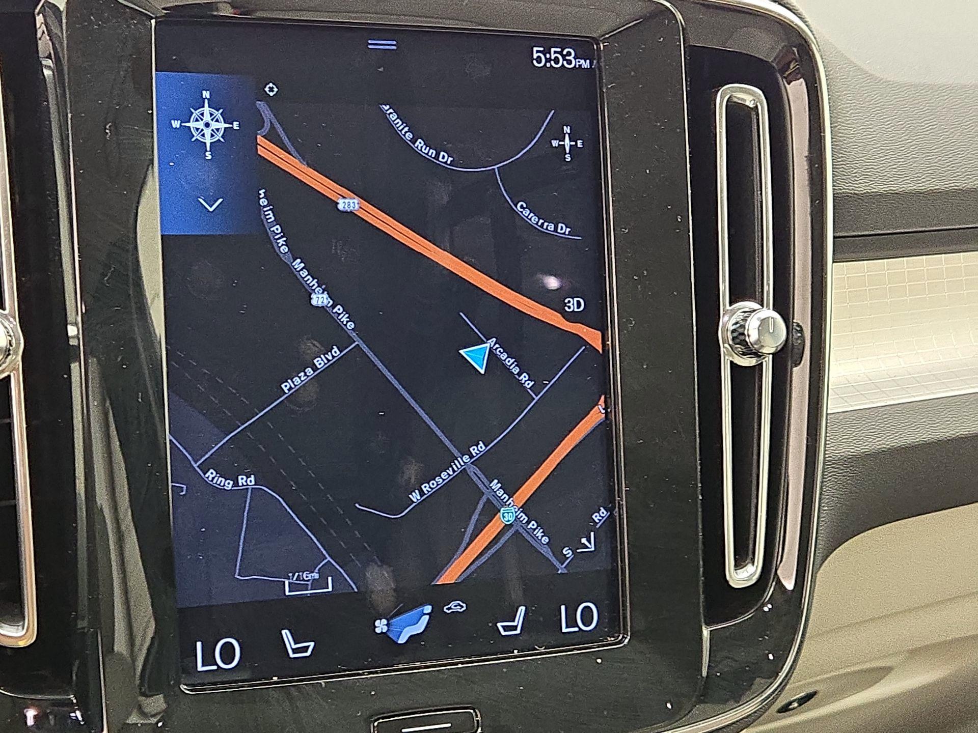 Thumbnail: 2019 Volvo XC40 - 13