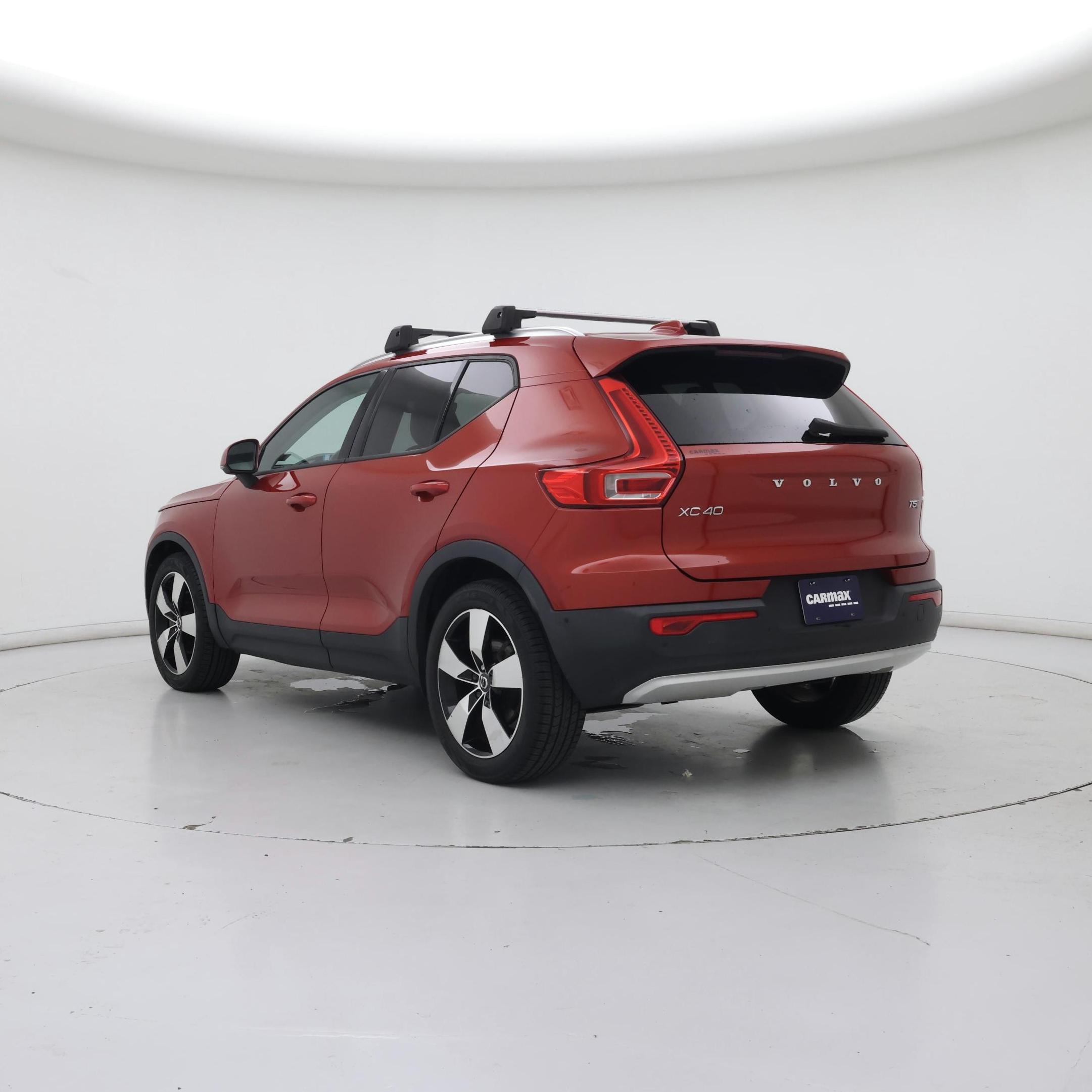 Thumbnail: 2019 Volvo XC40 - 2