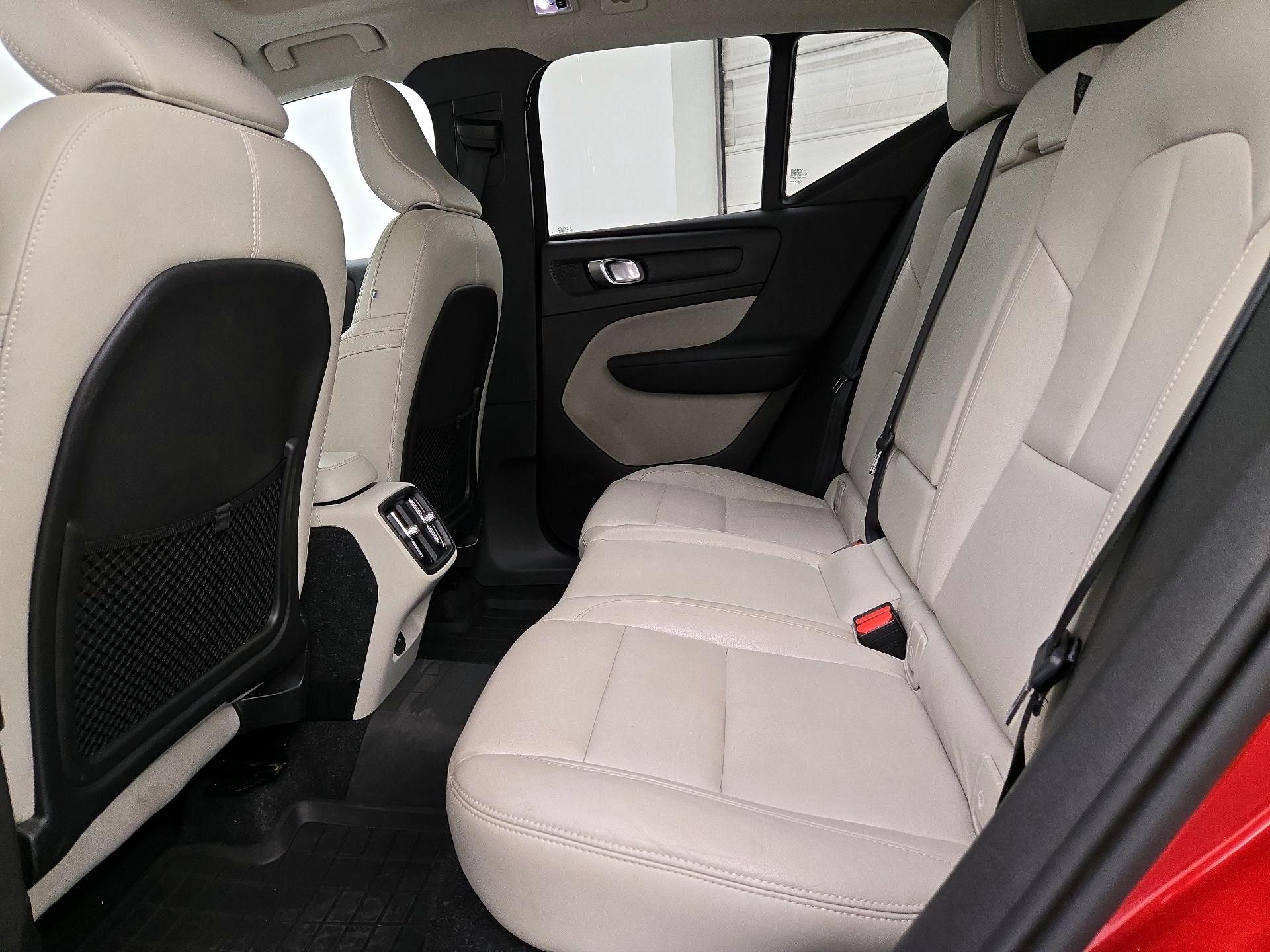 Thumbnail: 2019 Volvo XC40 - 20
