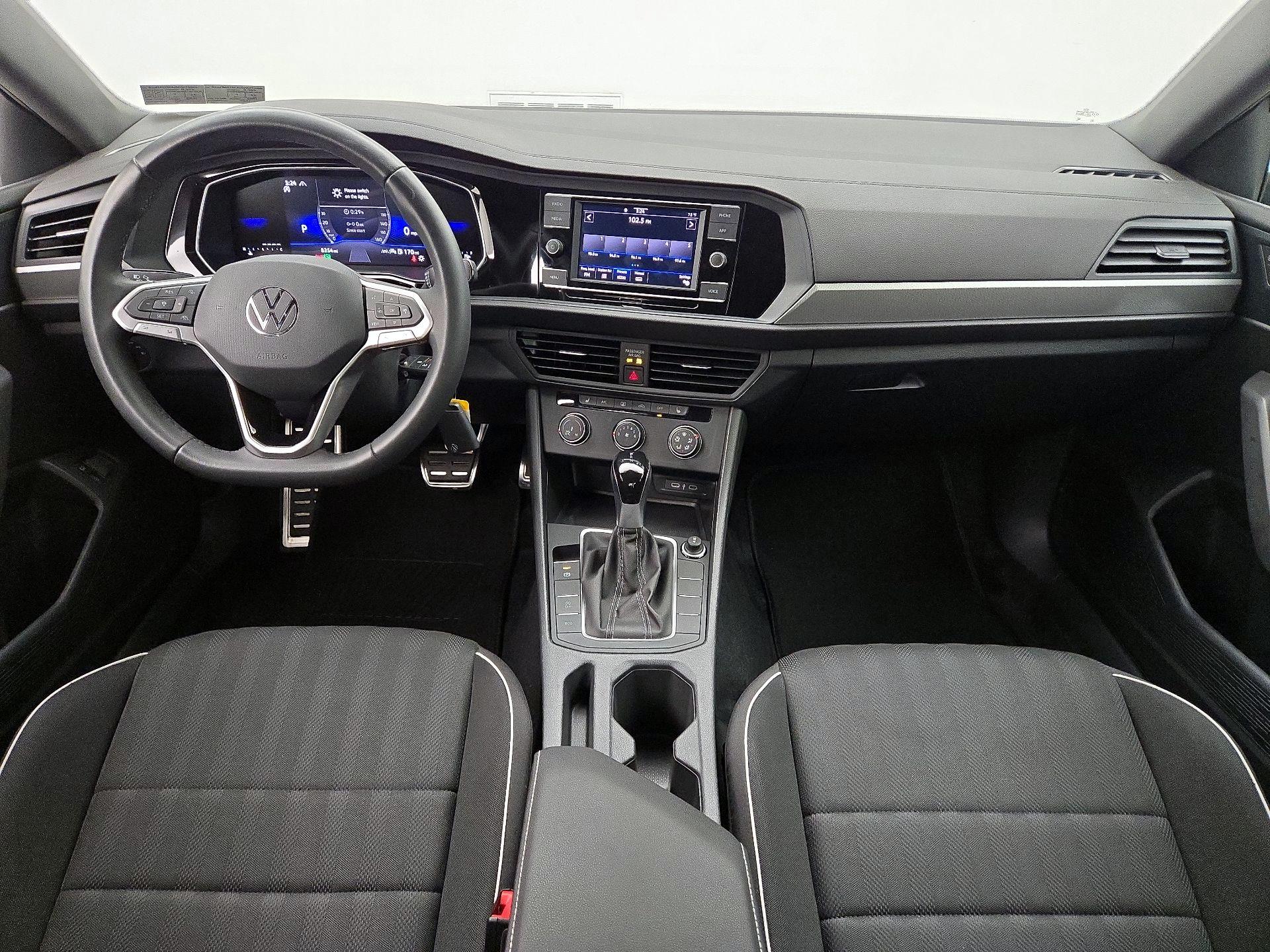 Thumbnail: 2024 Volkswagen Jetta - 9