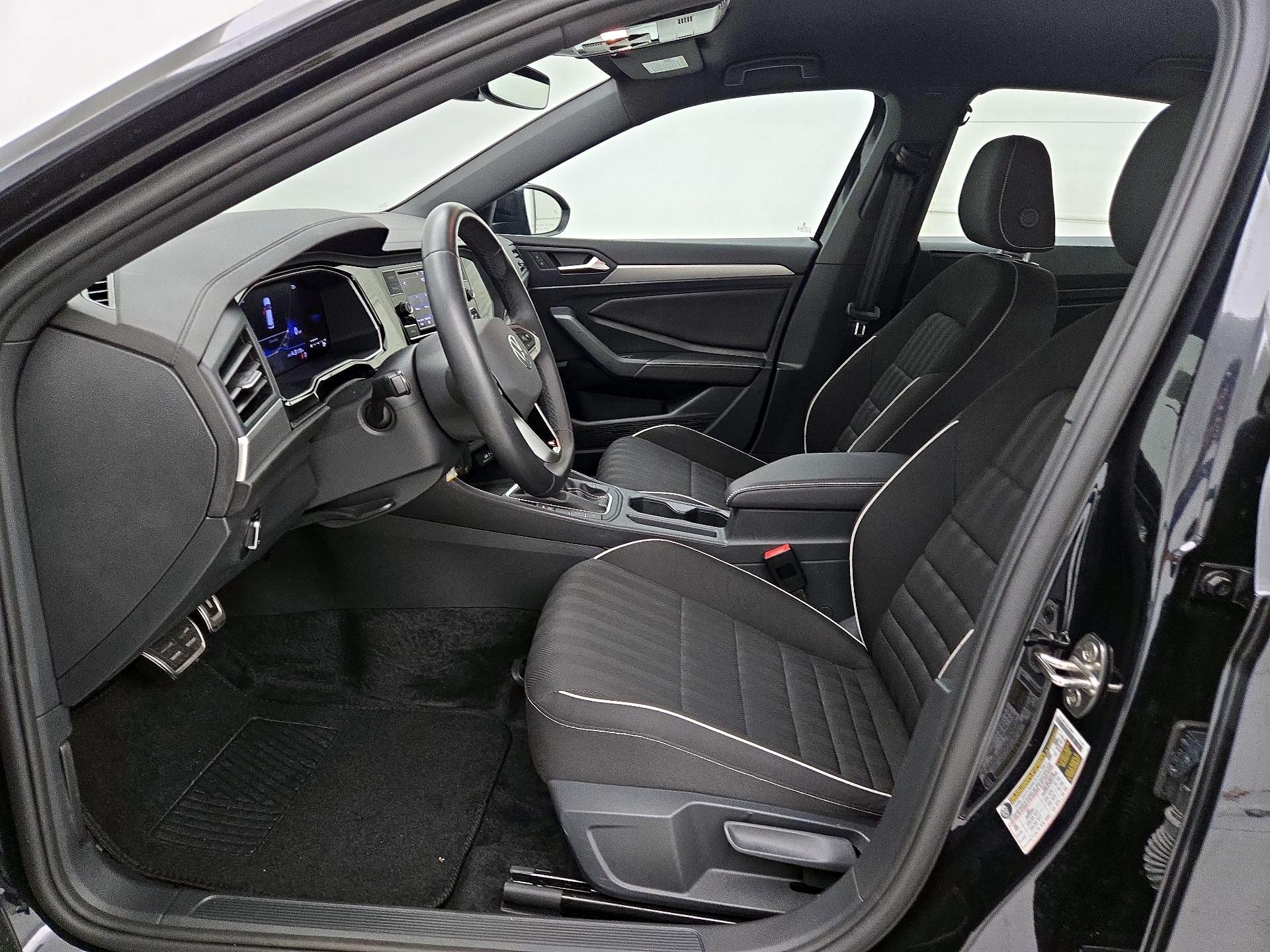 Thumbnail: 2024 Volkswagen Jetta - 11